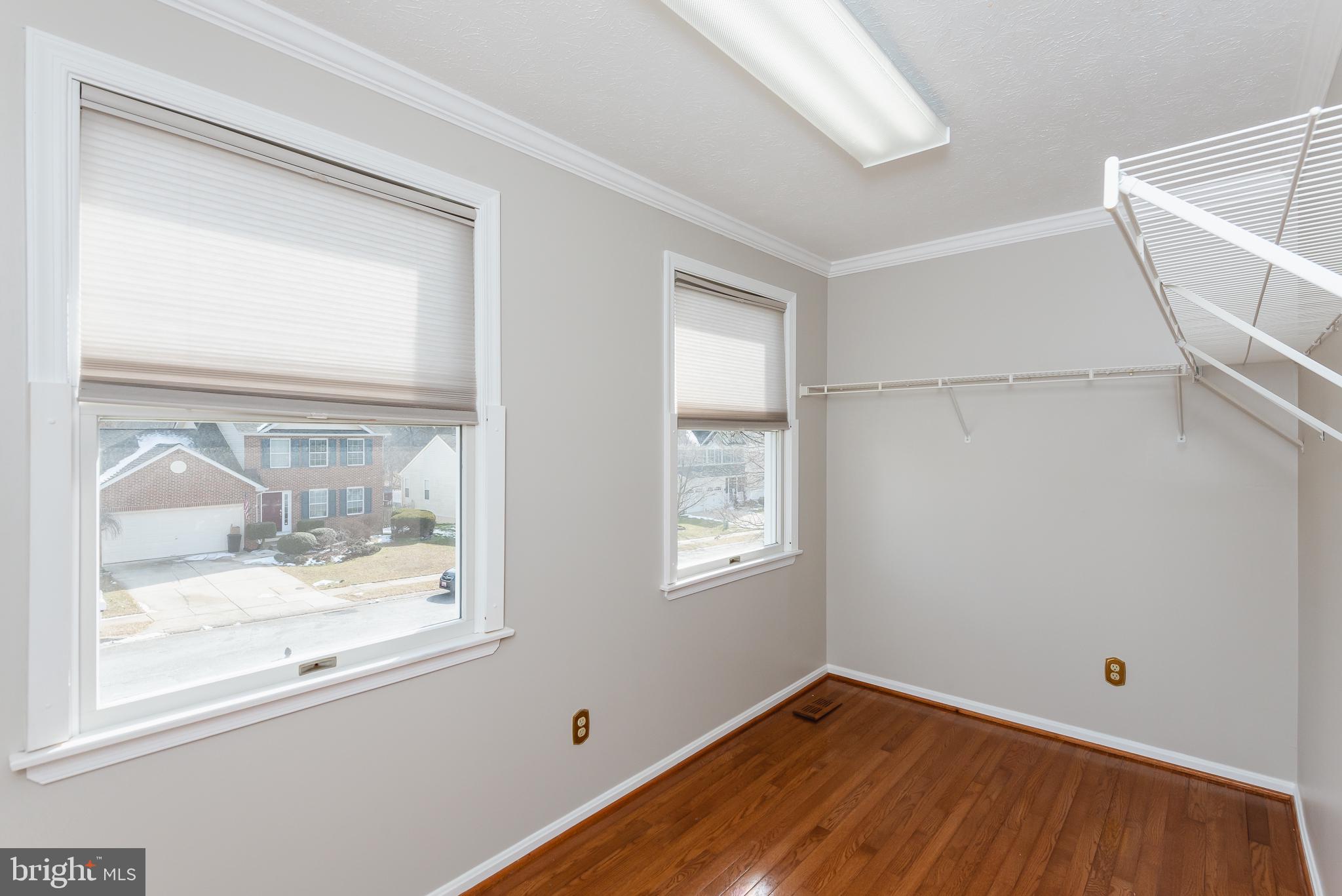 CONSTANT FRIENDSHIP - Residential