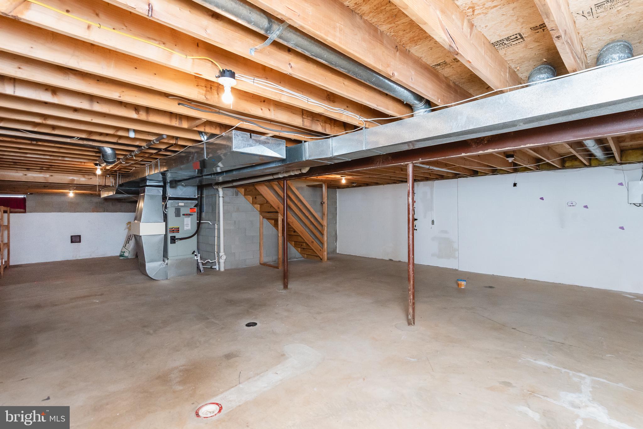 CONSTANT FRIENDSHIP - Residential