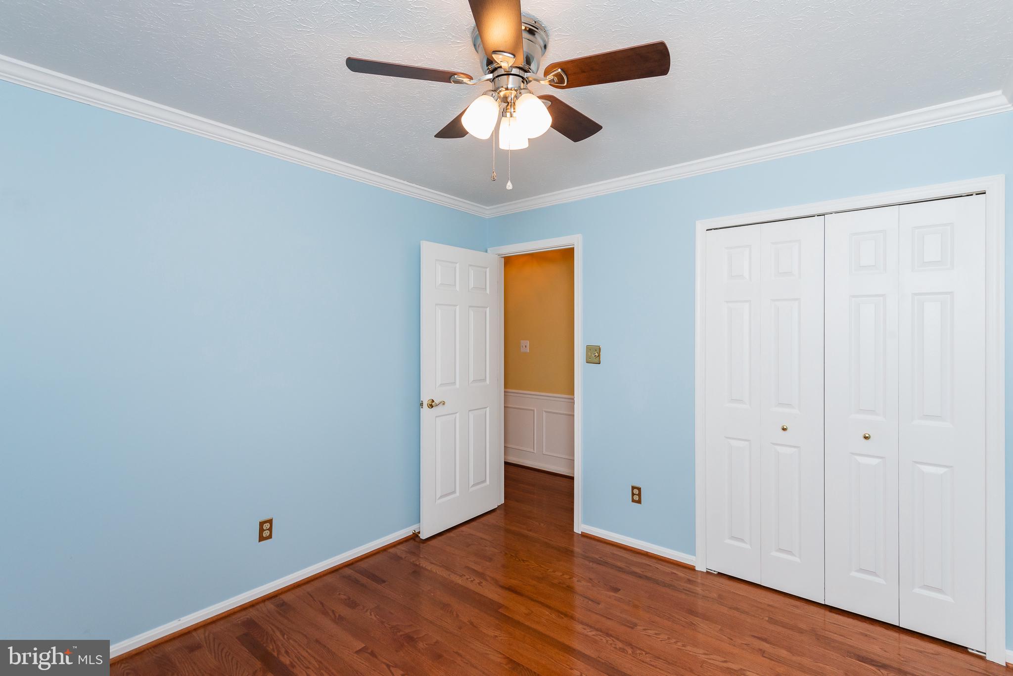 CONSTANT FRIENDSHIP - Residential