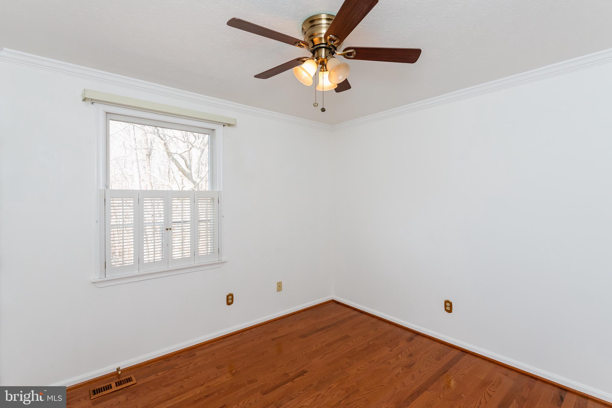 CONSTANT FRIENDSHIP - Residential