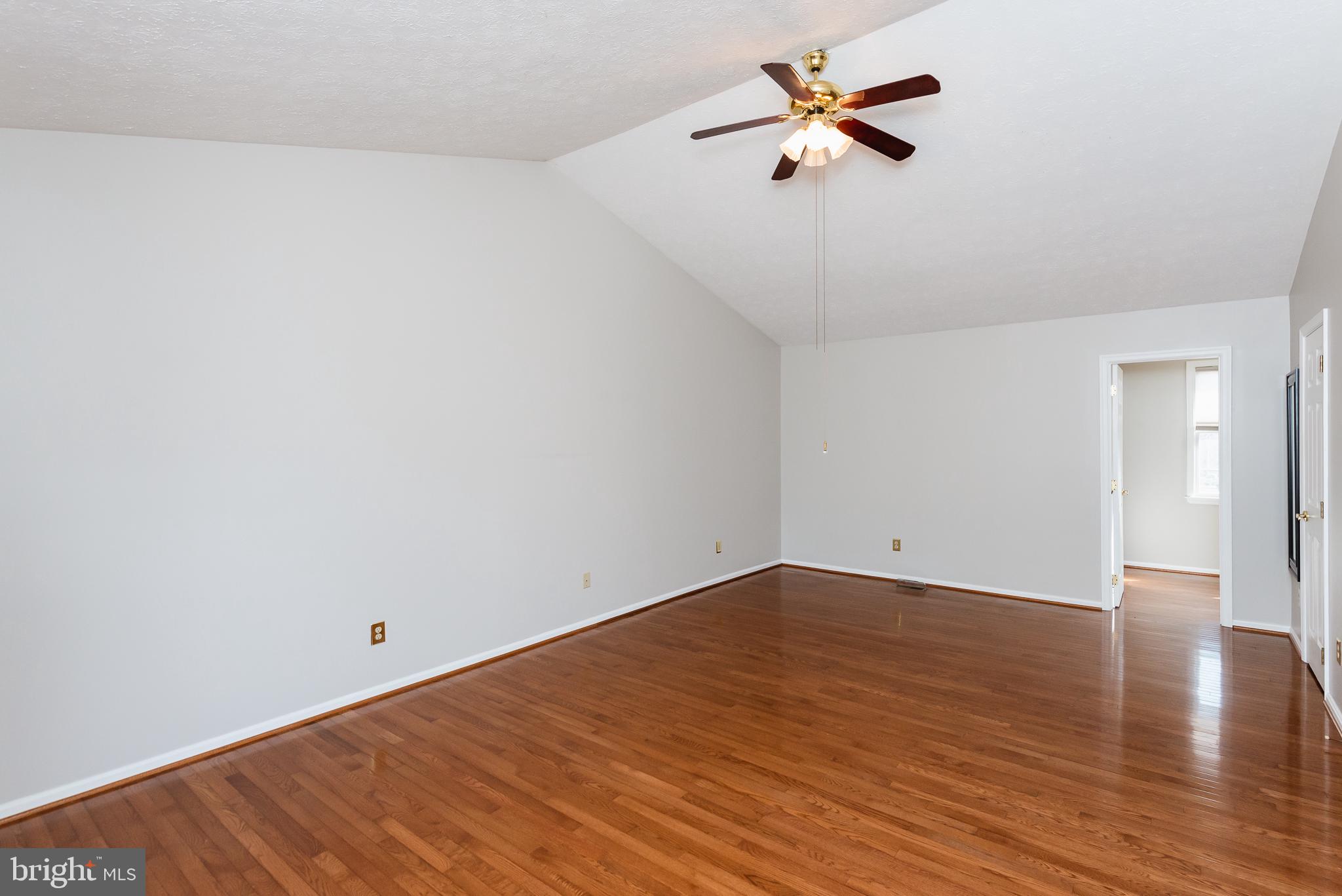 CONSTANT FRIENDSHIP - Residential