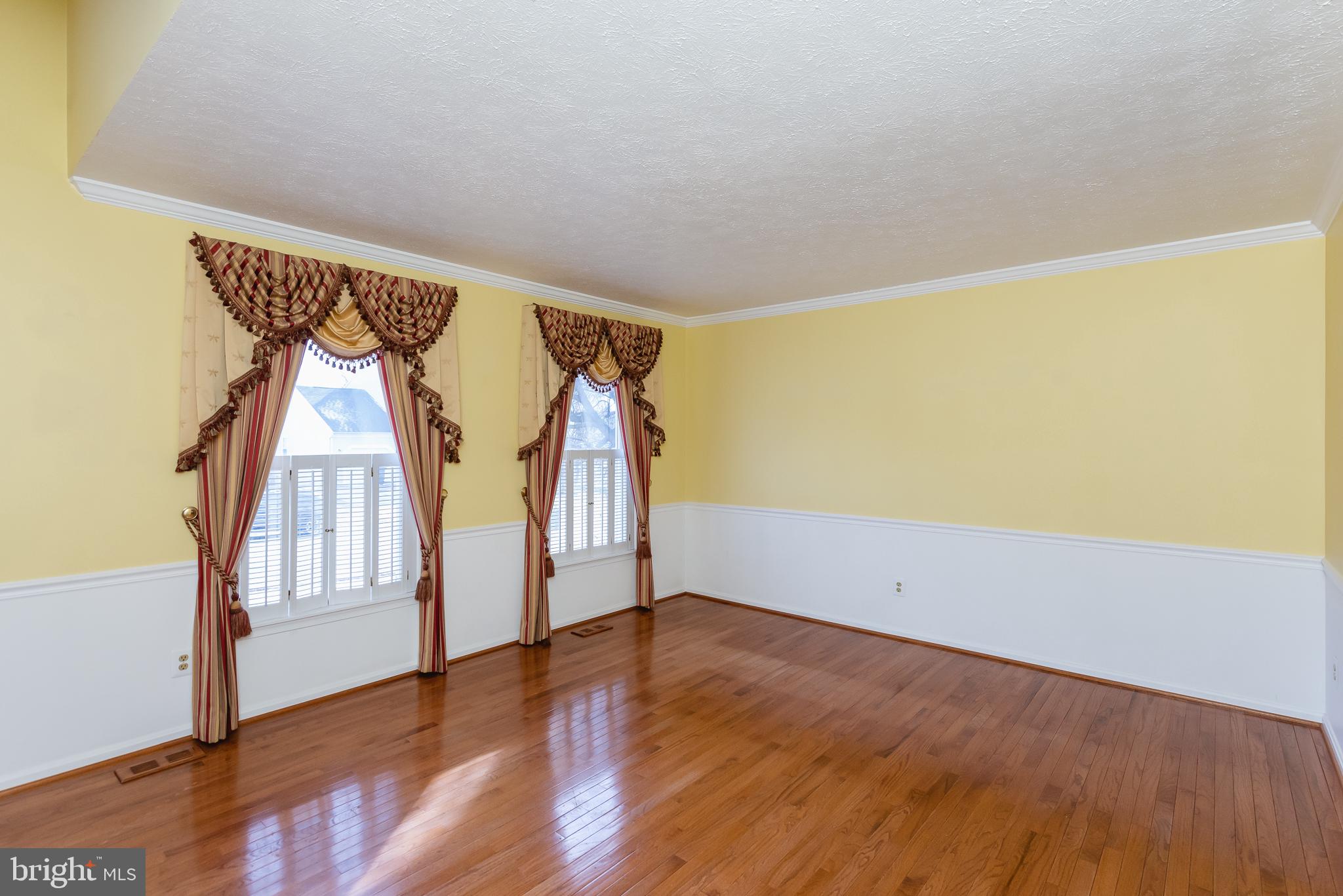 CONSTANT FRIENDSHIP - Residential