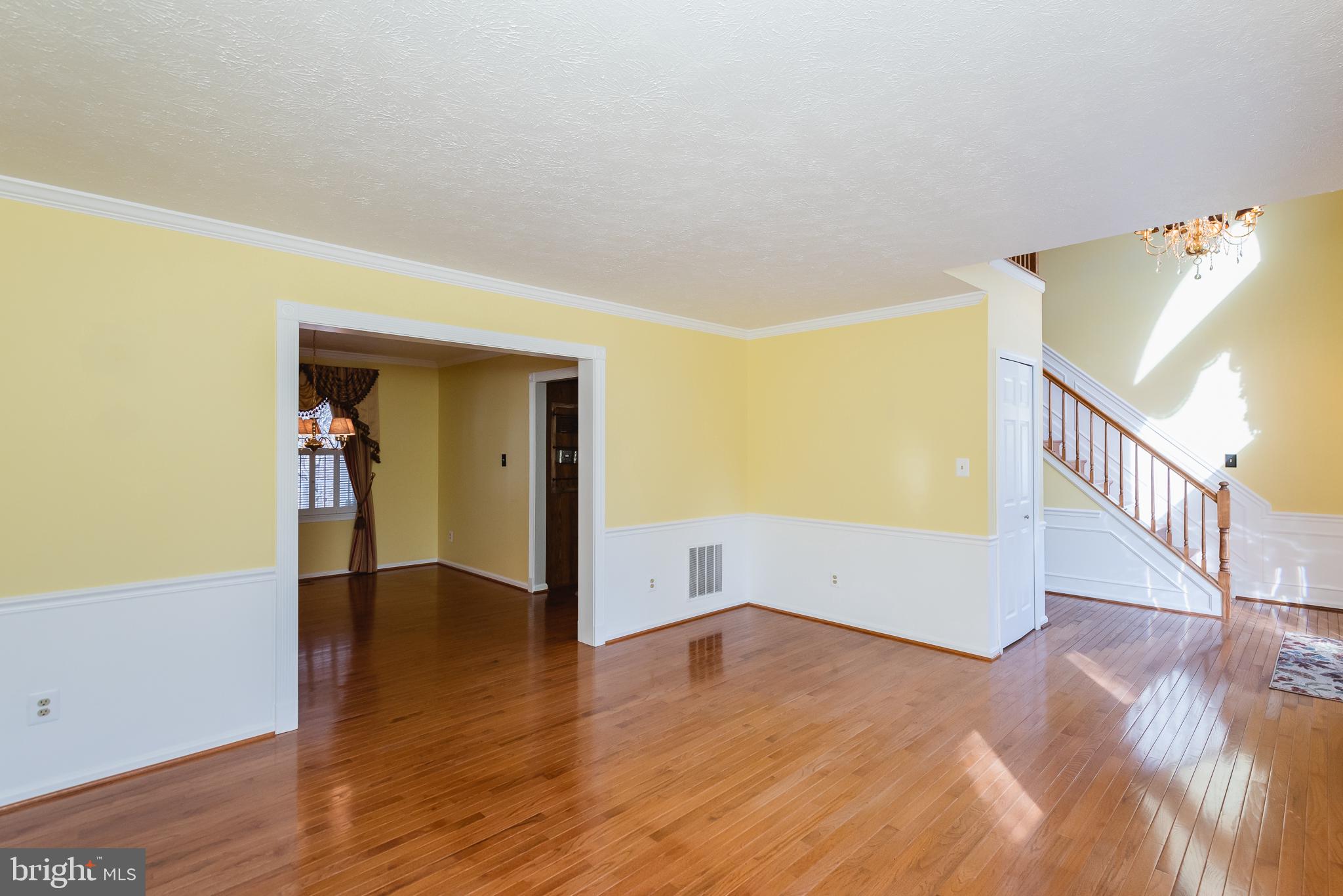 CONSTANT FRIENDSHIP - Residential