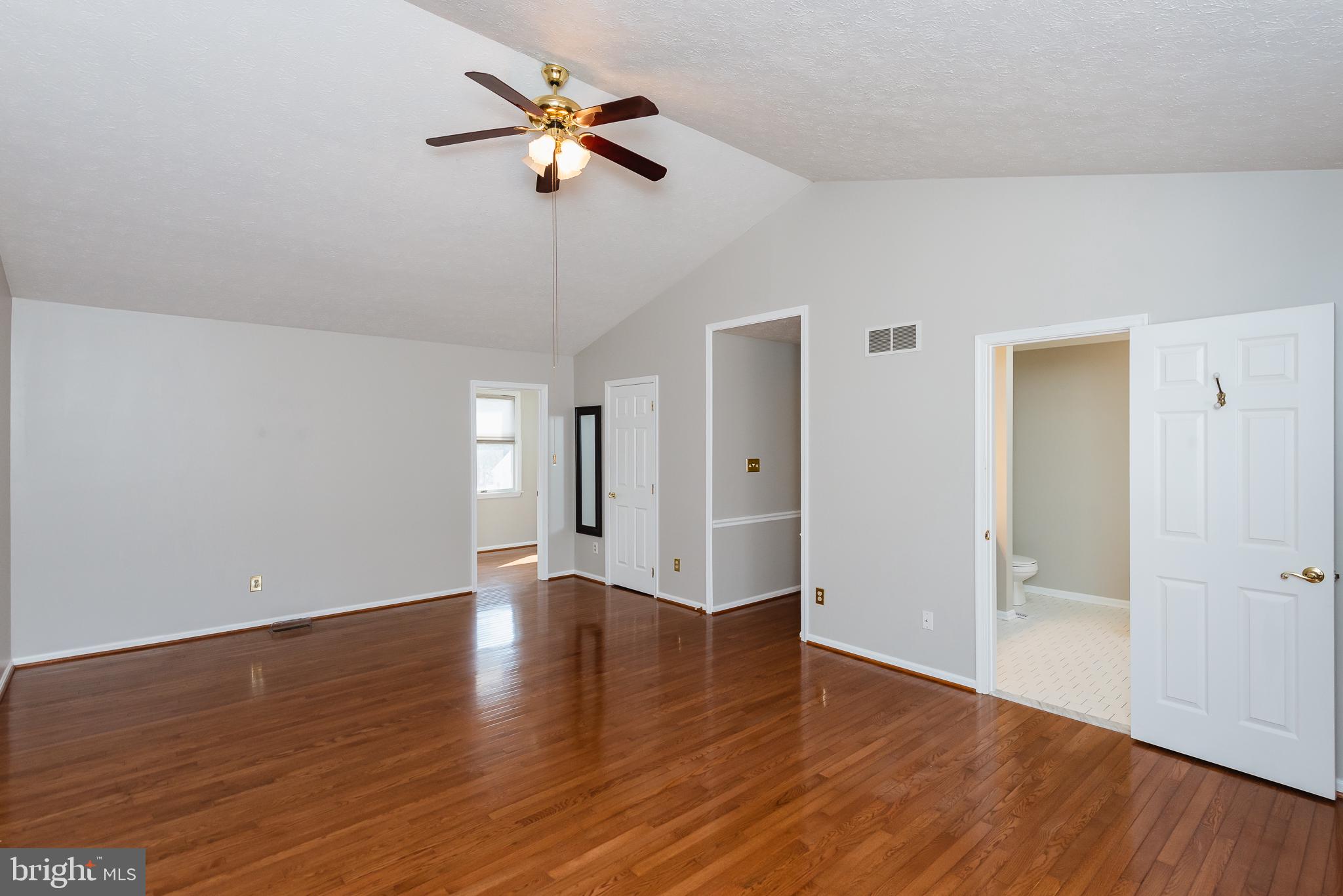 CONSTANT FRIENDSHIP - Residential