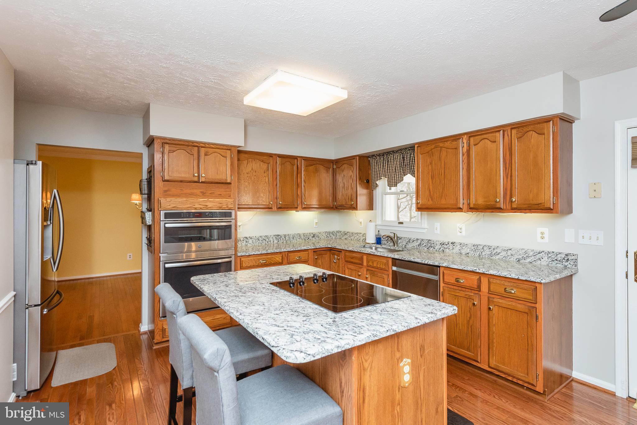 CONSTANT FRIENDSHIP - Residential