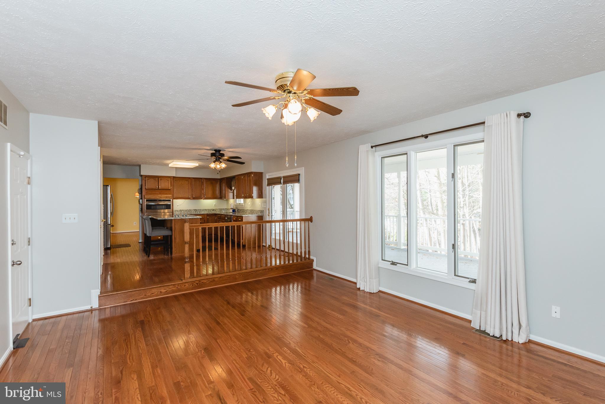 CONSTANT FRIENDSHIP - Residential