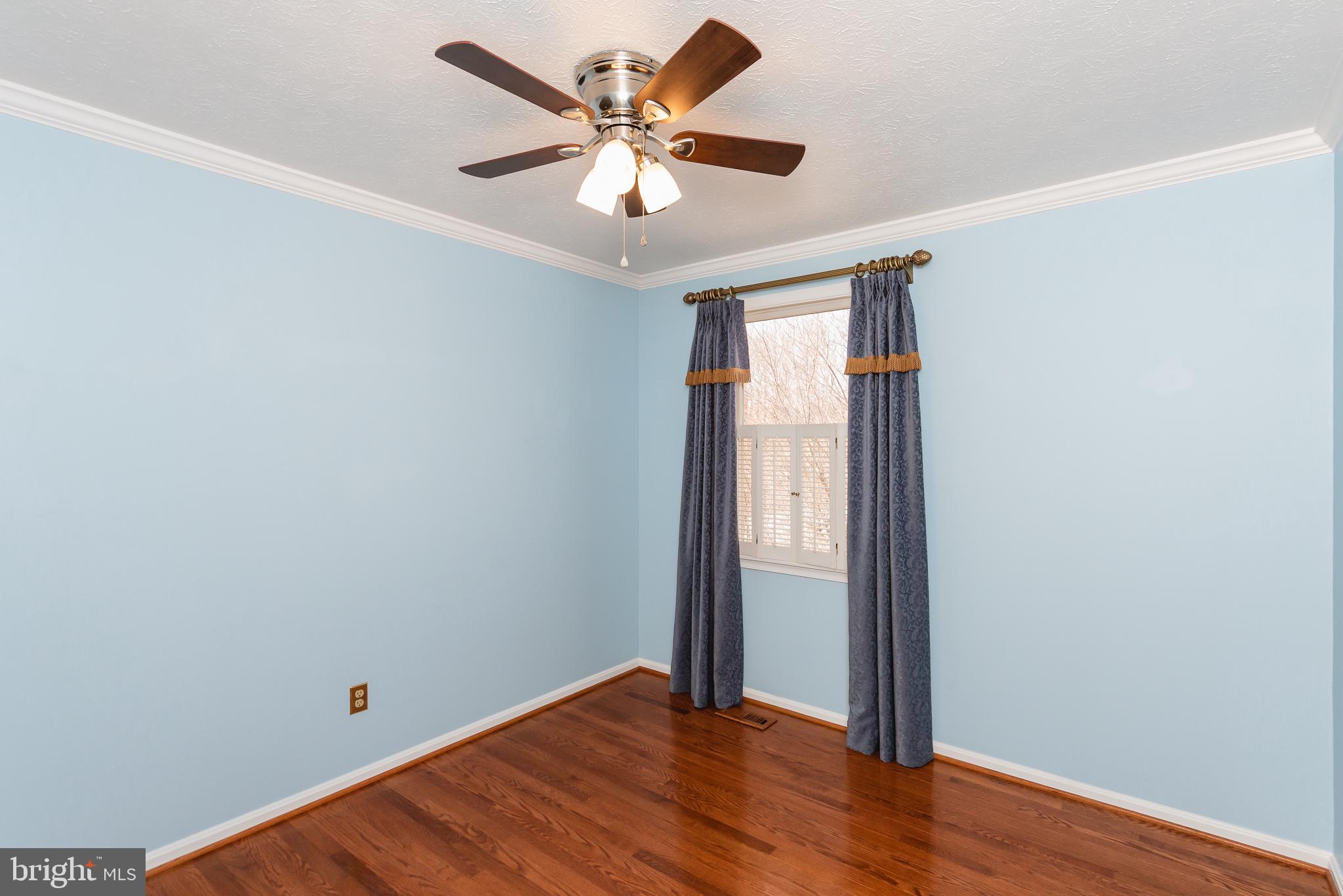 CONSTANT FRIENDSHIP - Residential