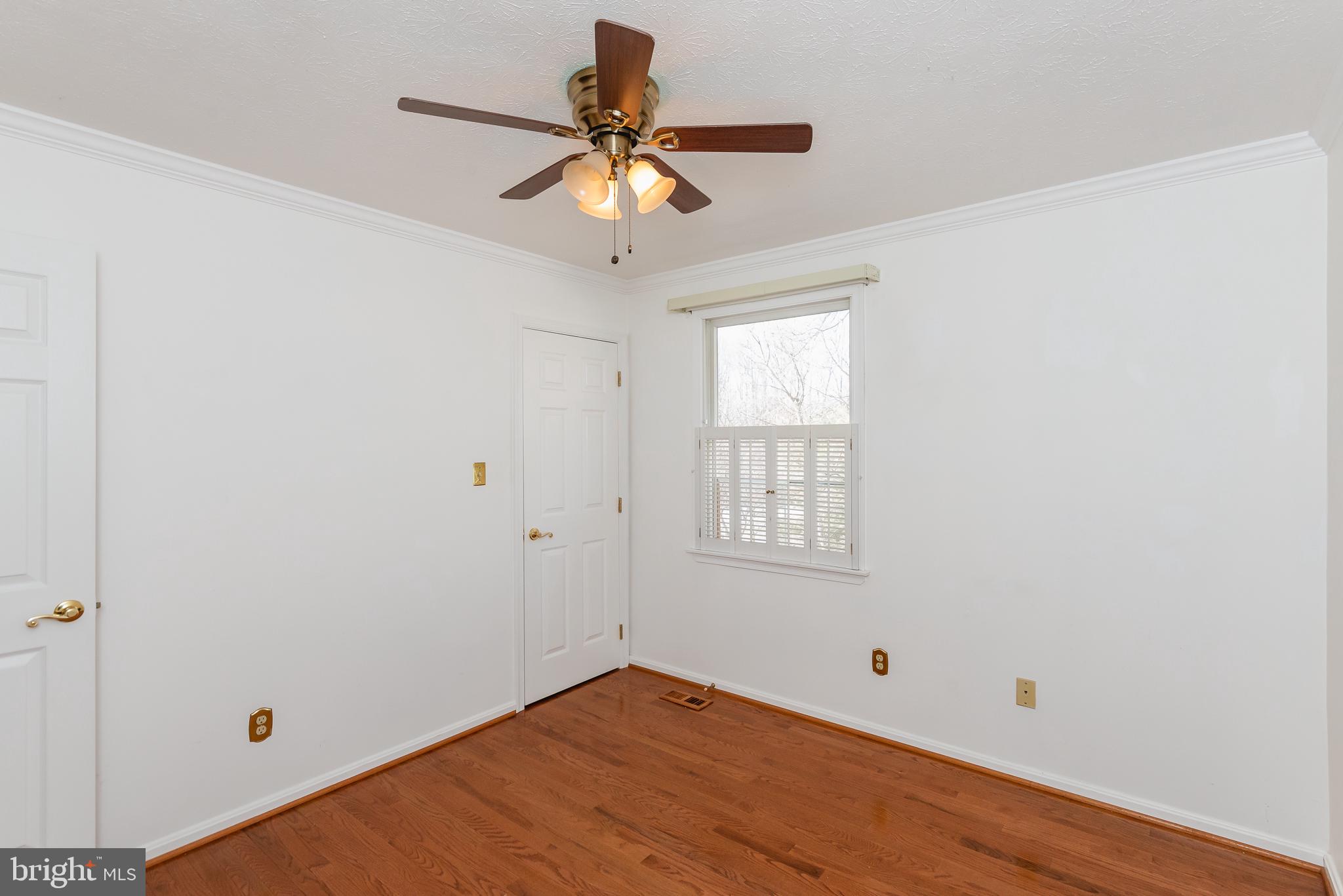 CONSTANT FRIENDSHIP - Residential