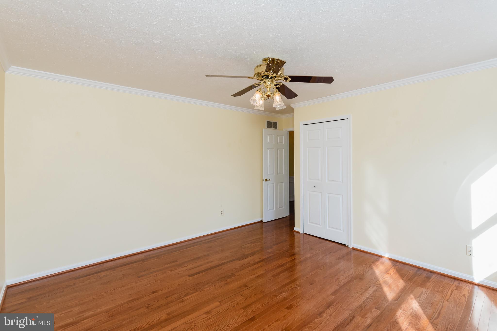 CONSTANT FRIENDSHIP - Residential