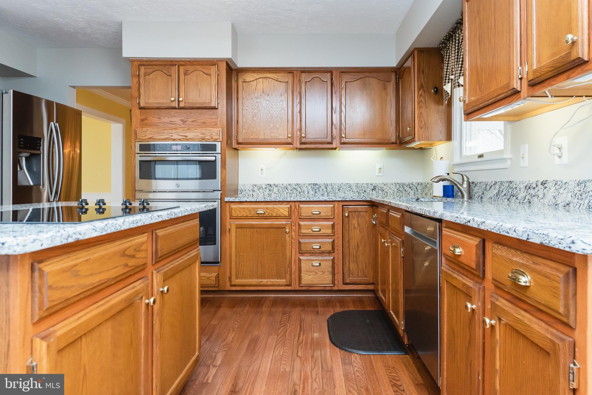 CONSTANT FRIENDSHIP - Residential