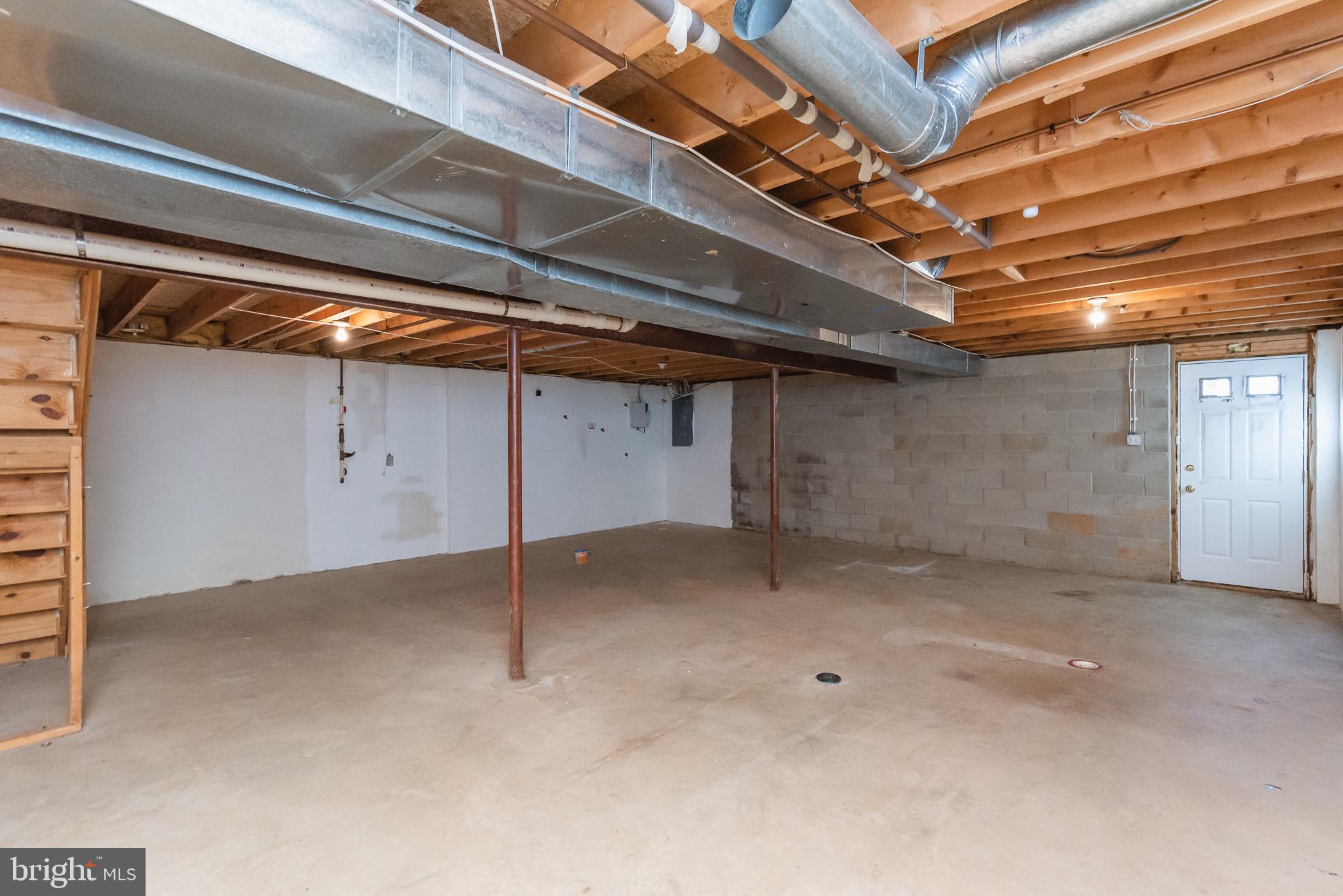 CONSTANT FRIENDSHIP - Residential