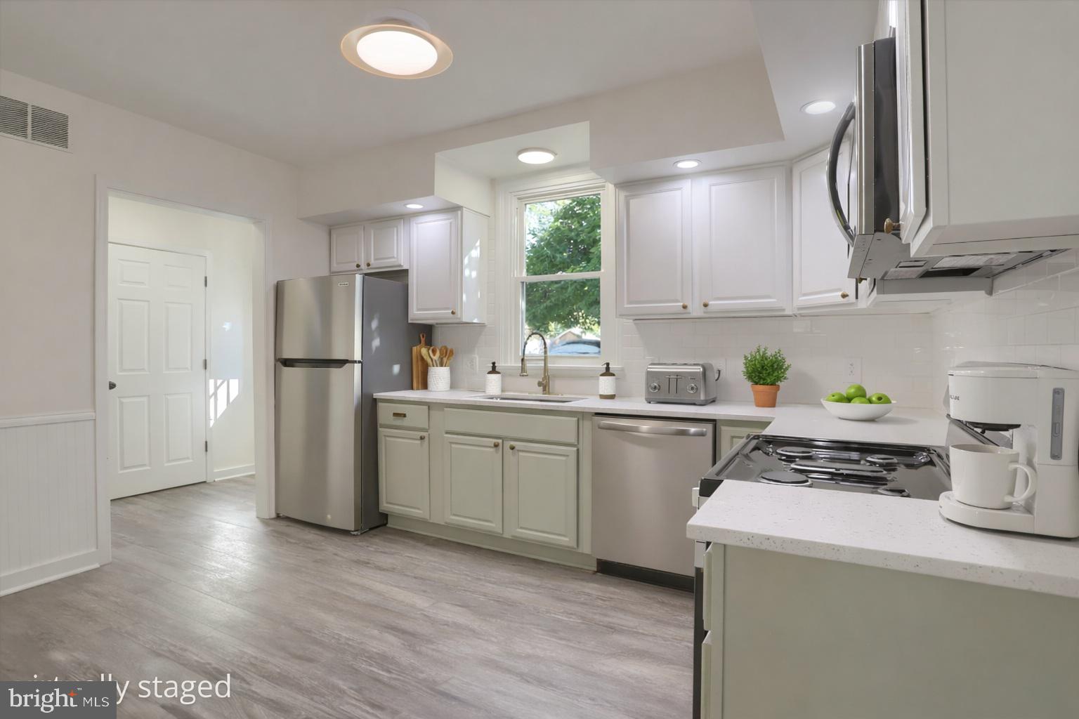 419 W SIMPSON STREET