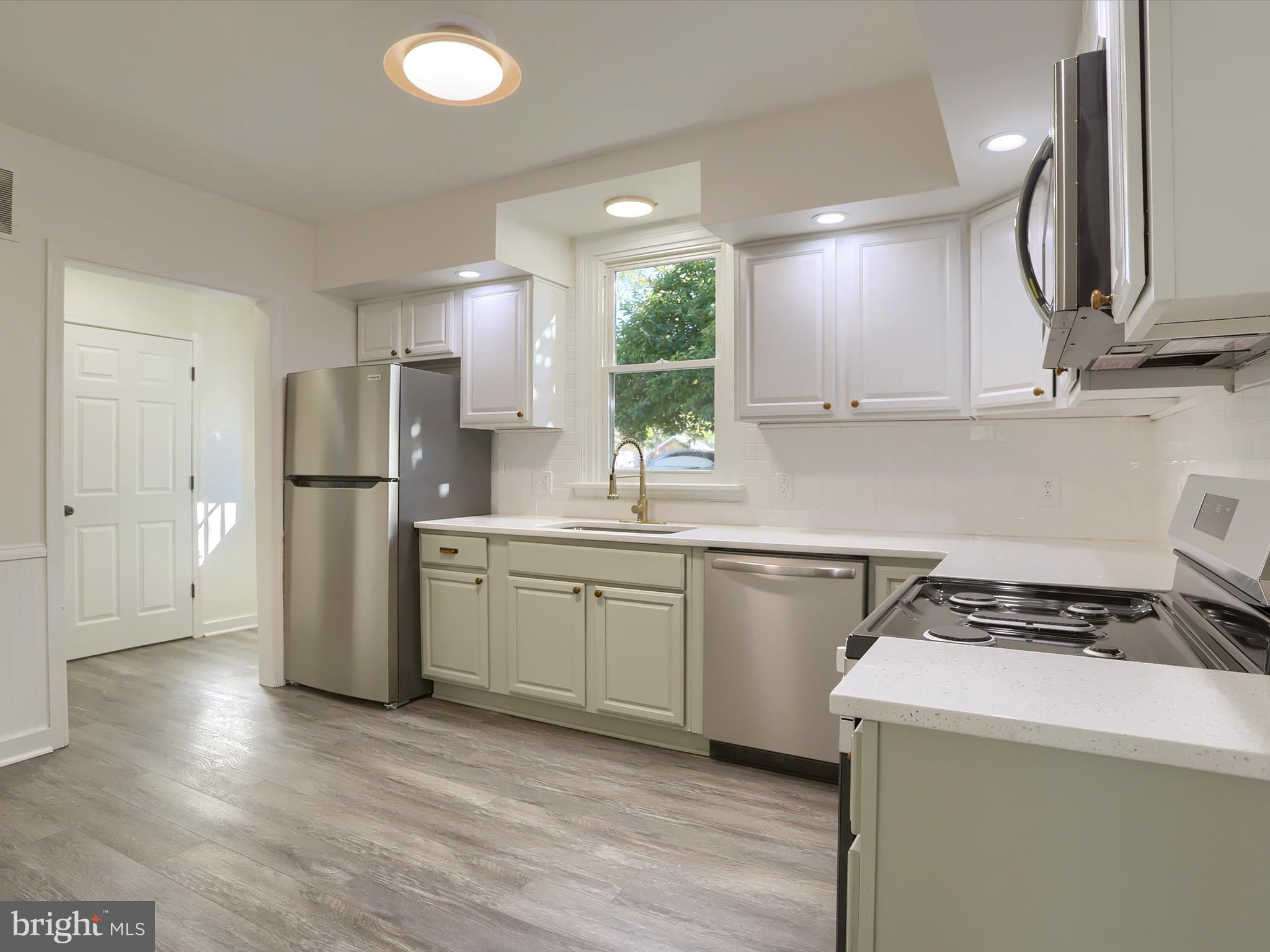 419 W SIMPSON STREET