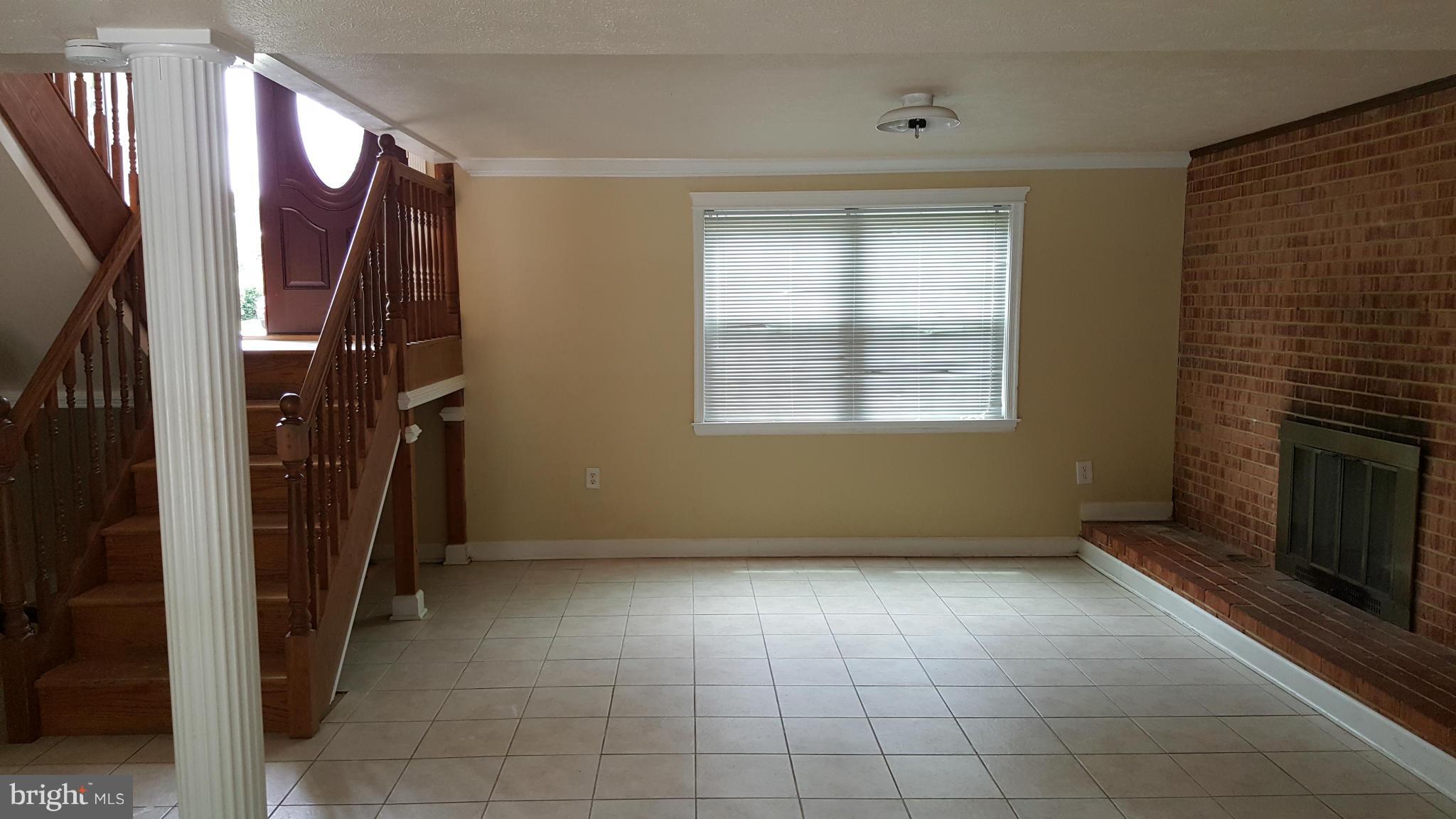 DALE CITY - Residential Lease