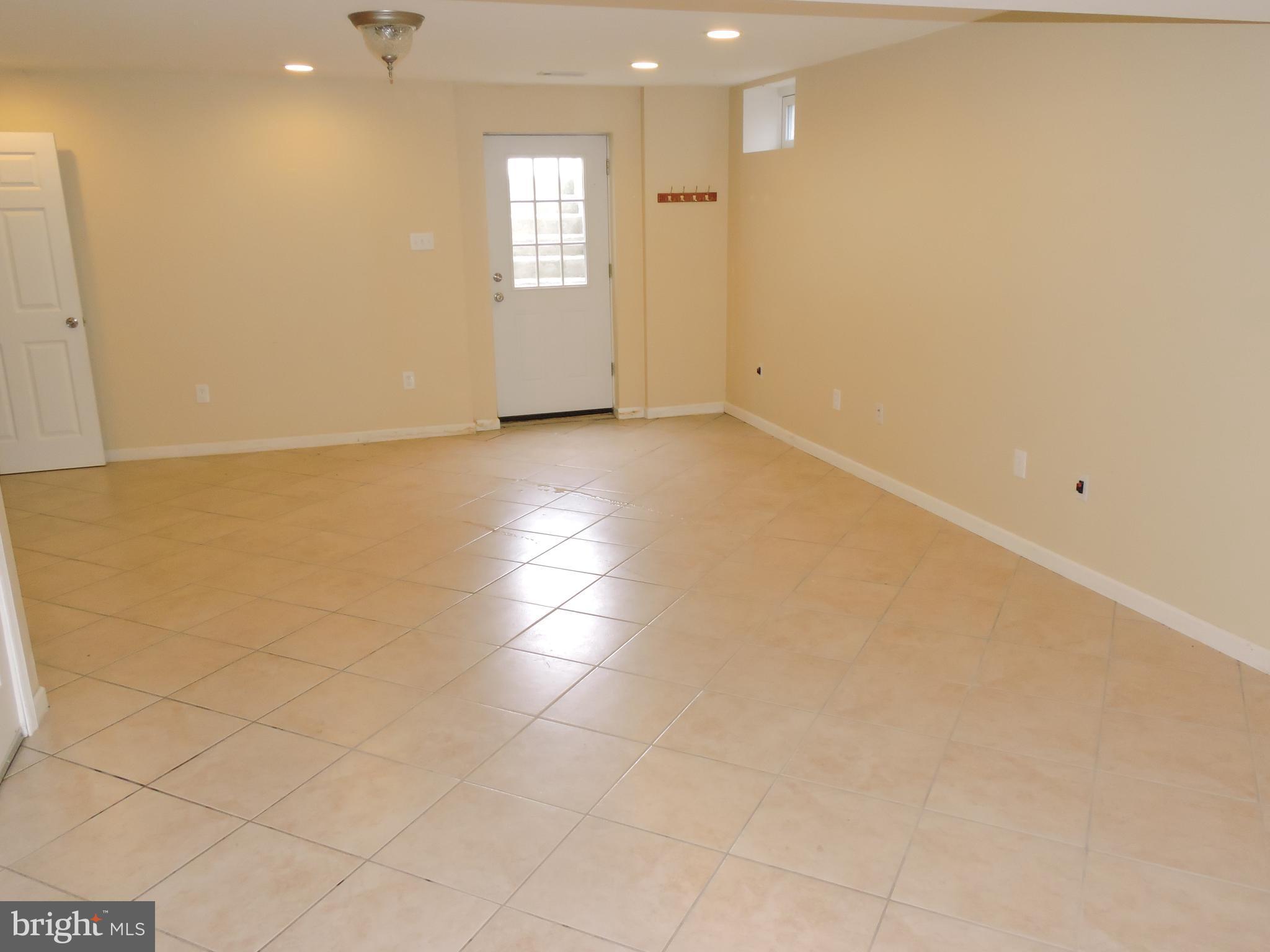 LAKELAND PLACE - Residential