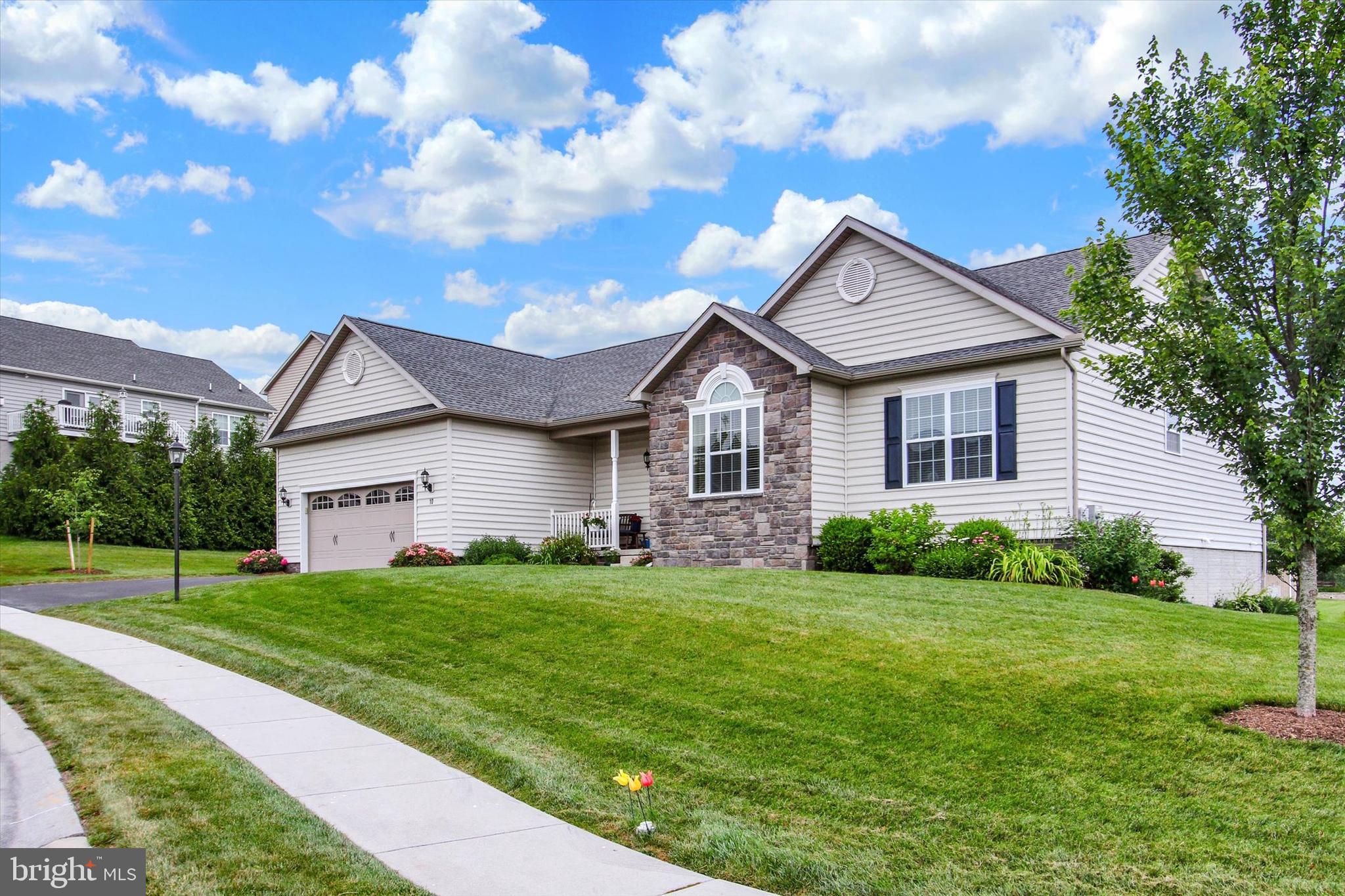 10 THRUSH COURT