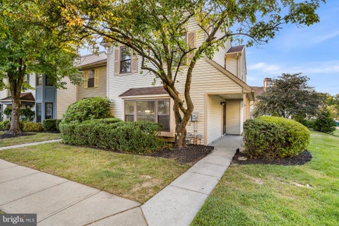 Townhouse For Rent - 16 Carlyle Court<br/> Robbinsville Township, NJ 08691