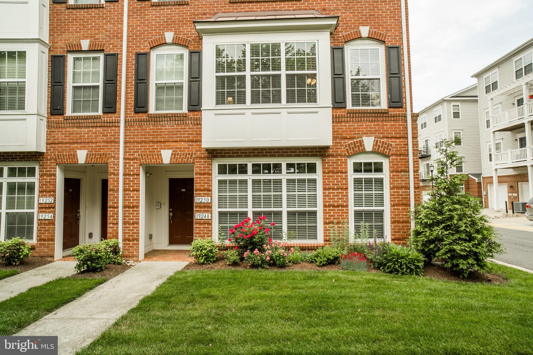 RESIDENCES AT LANSDOWNE - Residential