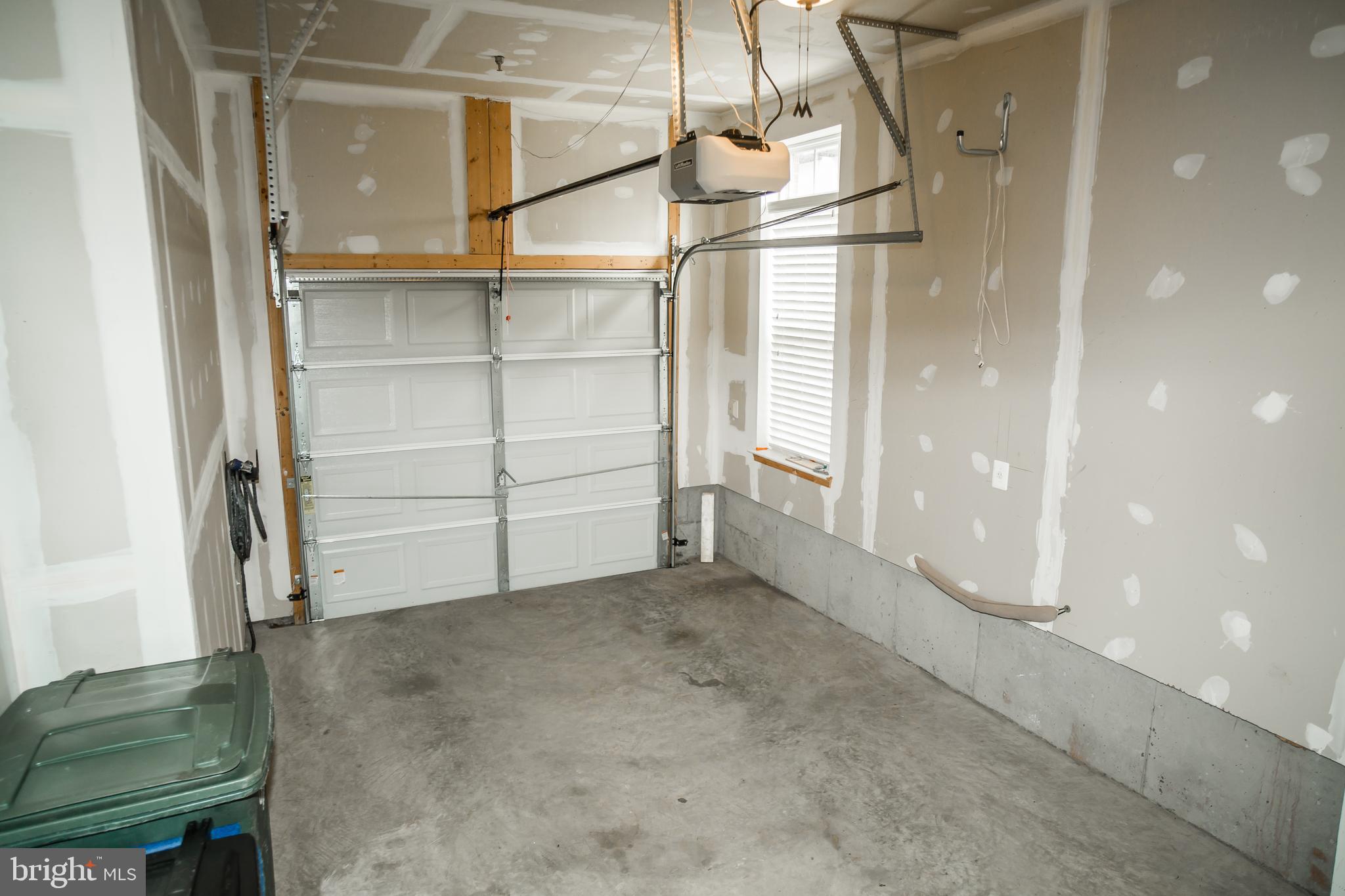 RESIDENCES AT LANSDOWNE - Residential