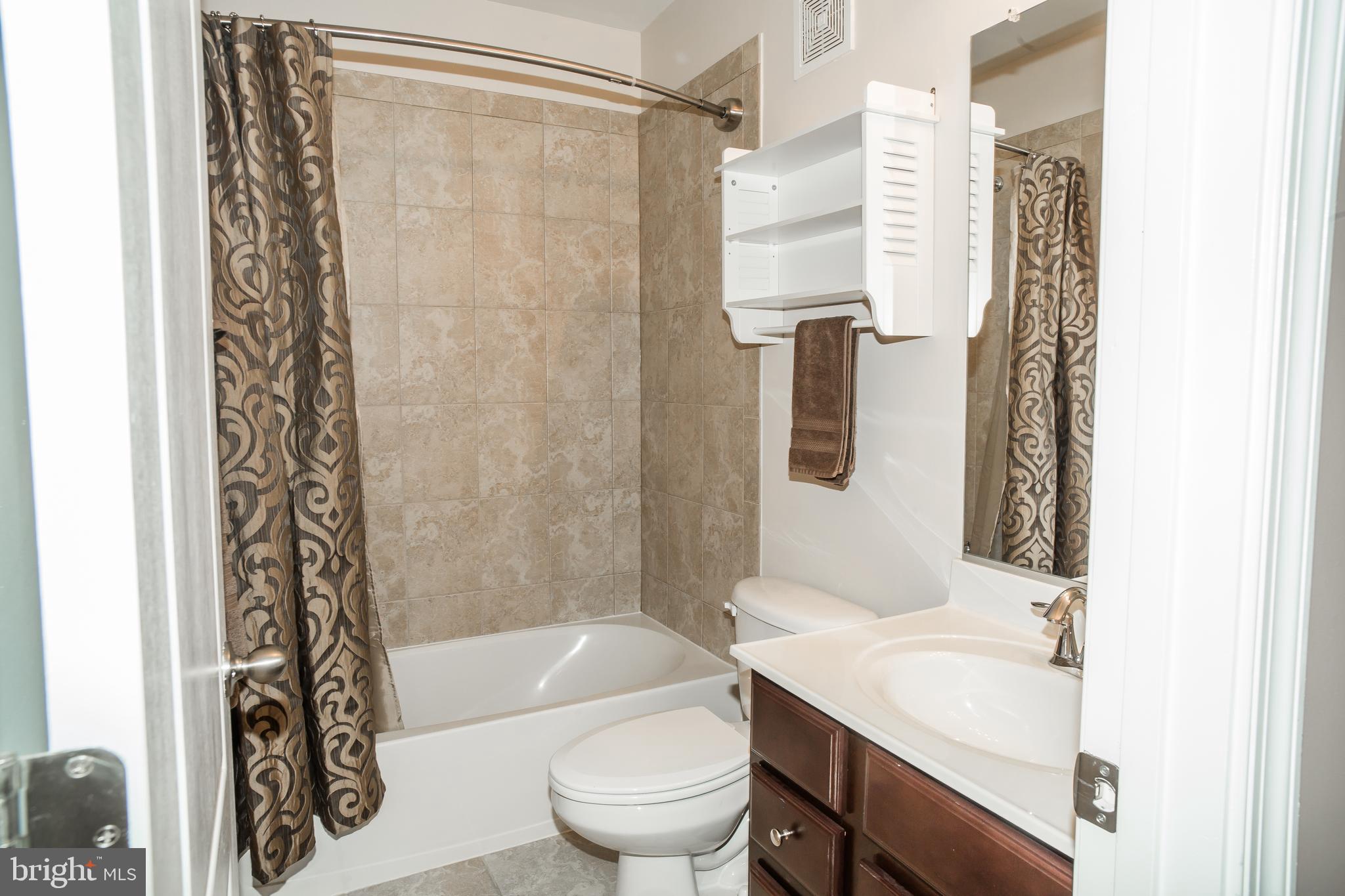 RESIDENCES AT LANSDOWNE - Residential