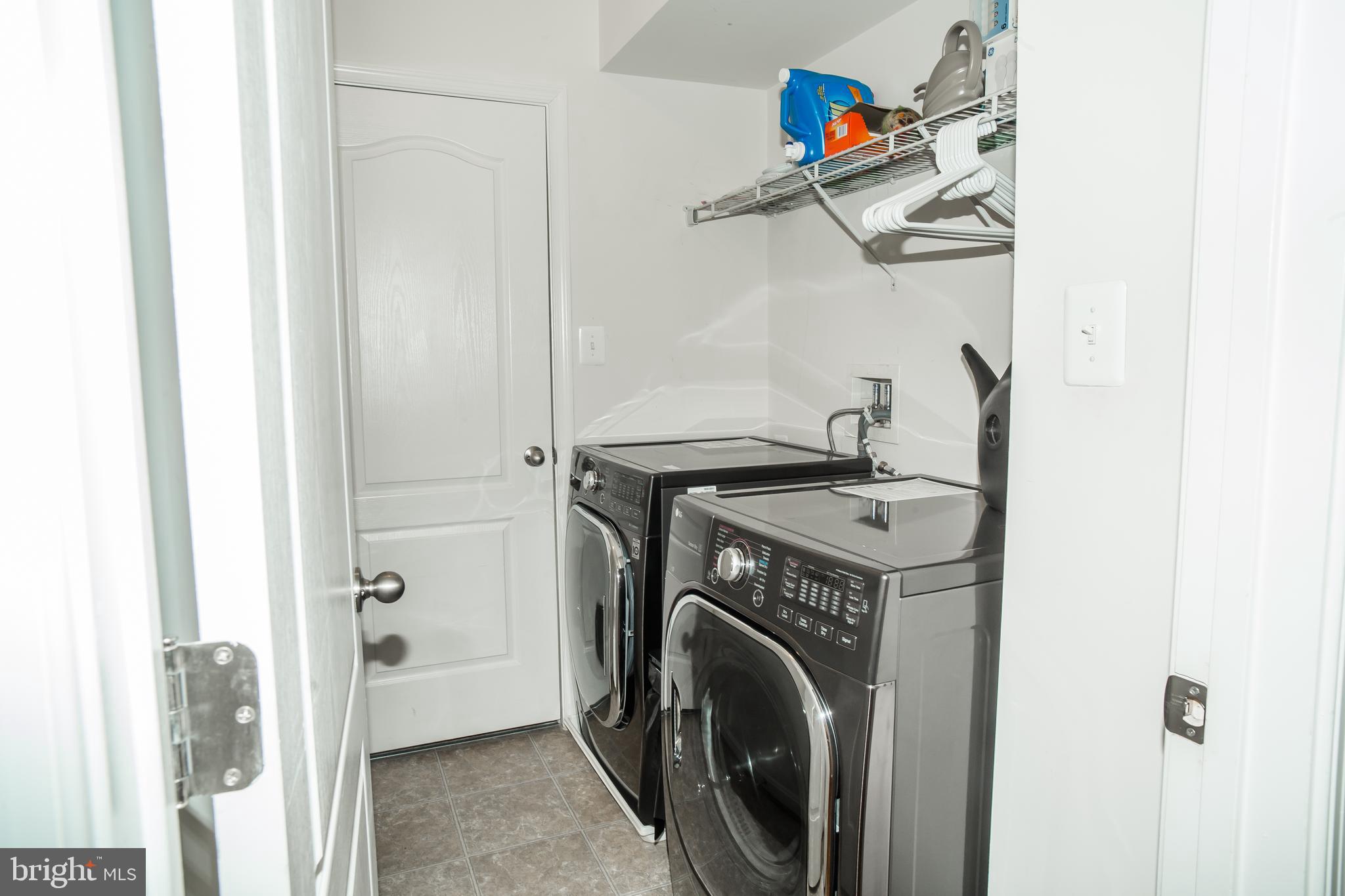 RESIDENCES AT LANSDOWNE - Residential