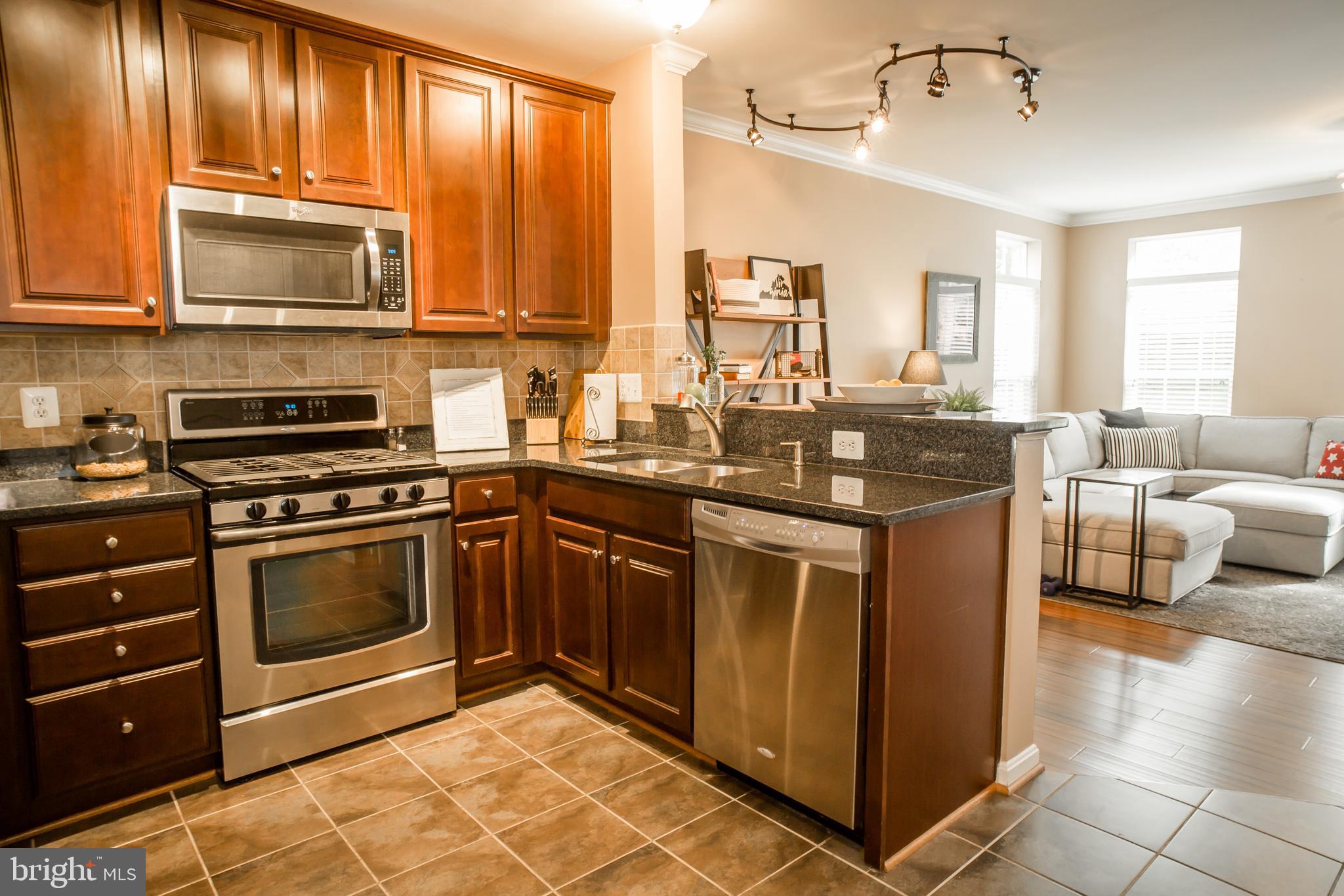 RESIDENCES AT LANSDOWNE - Residential
