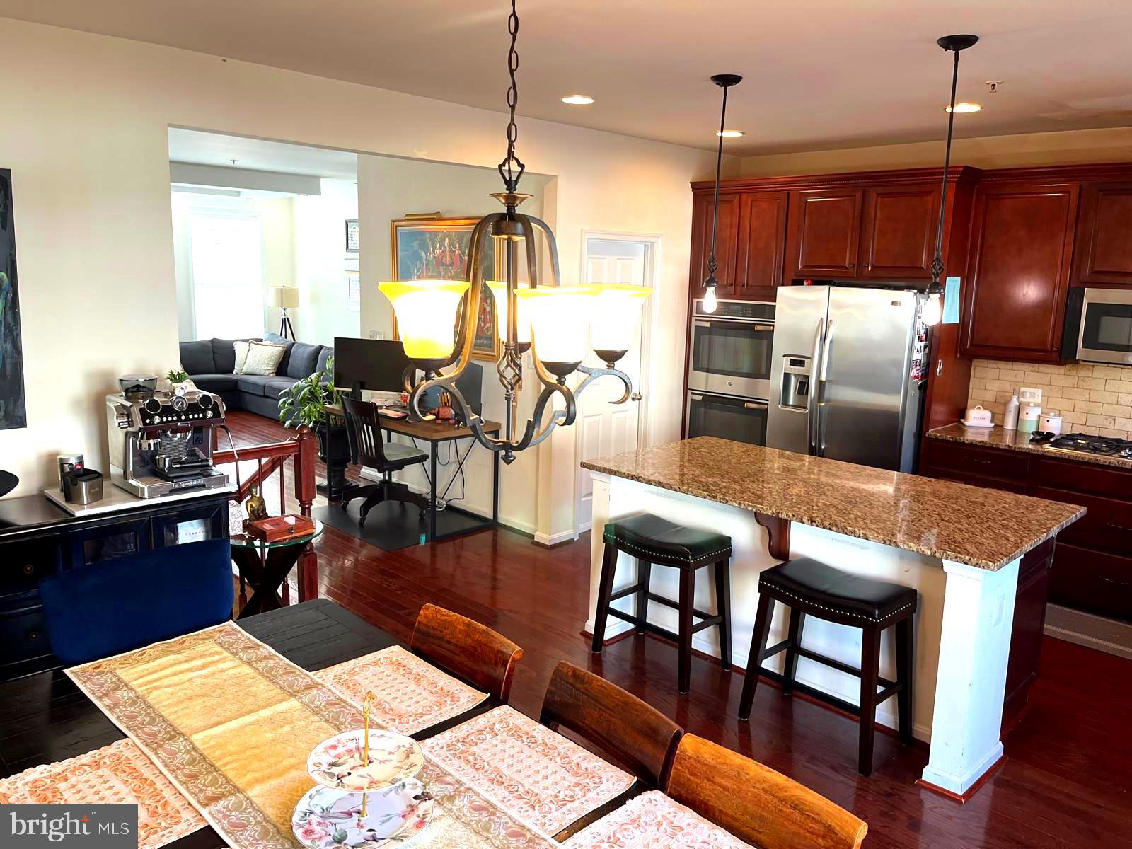 ROCKLAND AT ROGERS - Residential Lease