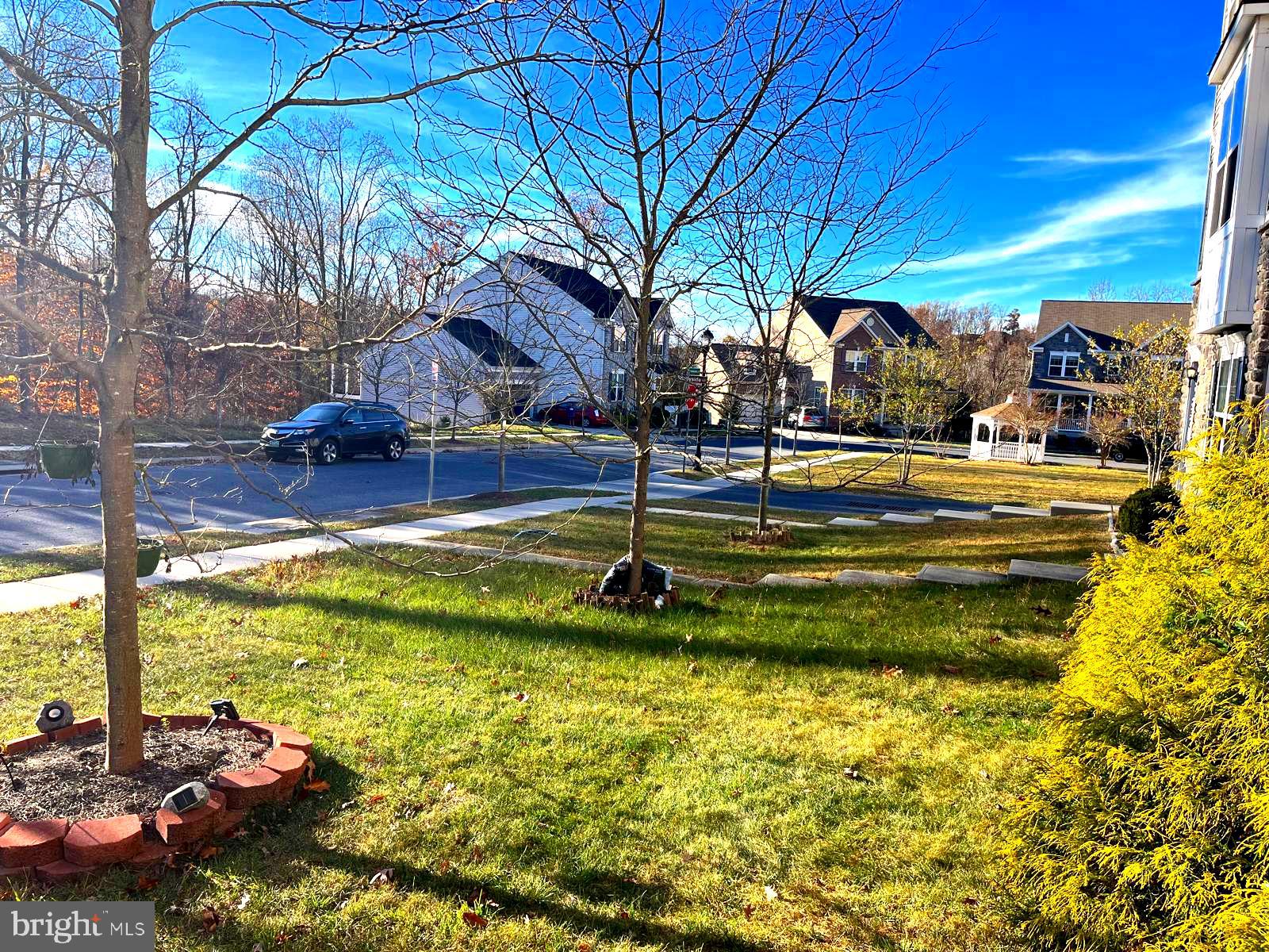 ROCKLAND AT ROGERS - Residential Lease