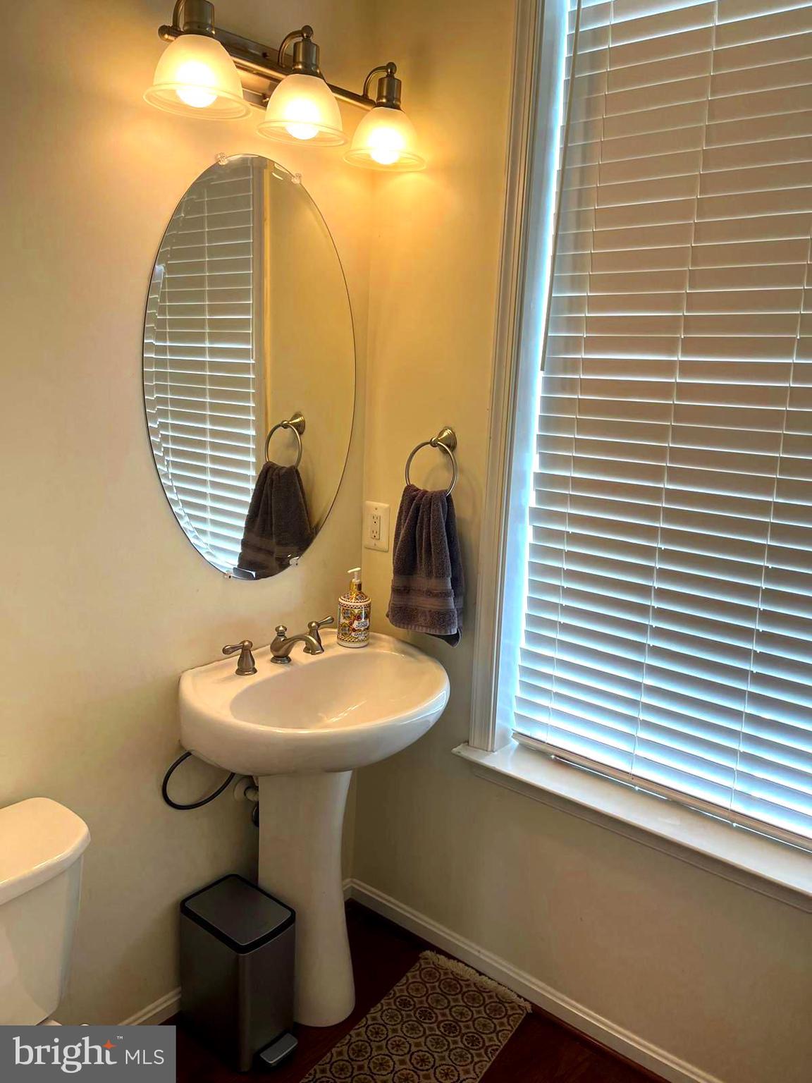 ROCKLAND AT ROGERS - Residential Lease