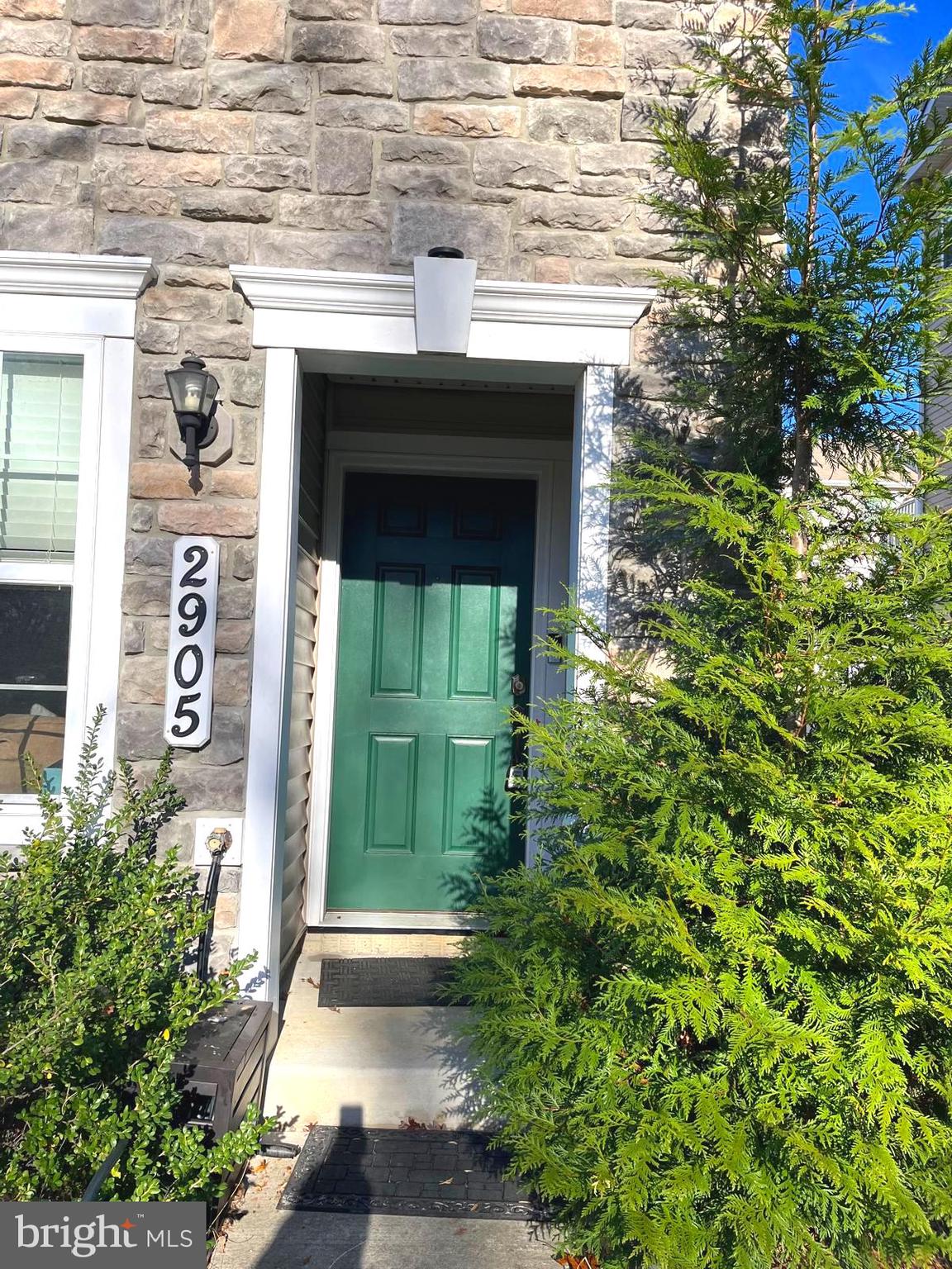 ROCKLAND AT ROGERS - Residential Lease