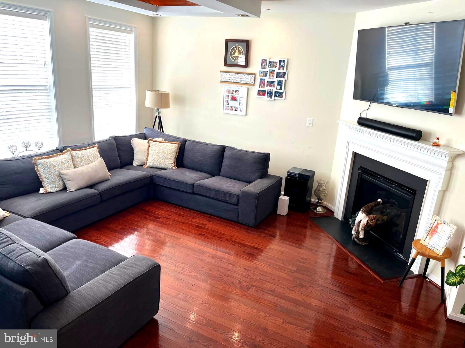 ROCKLAND AT ROGERS - Residential Lease