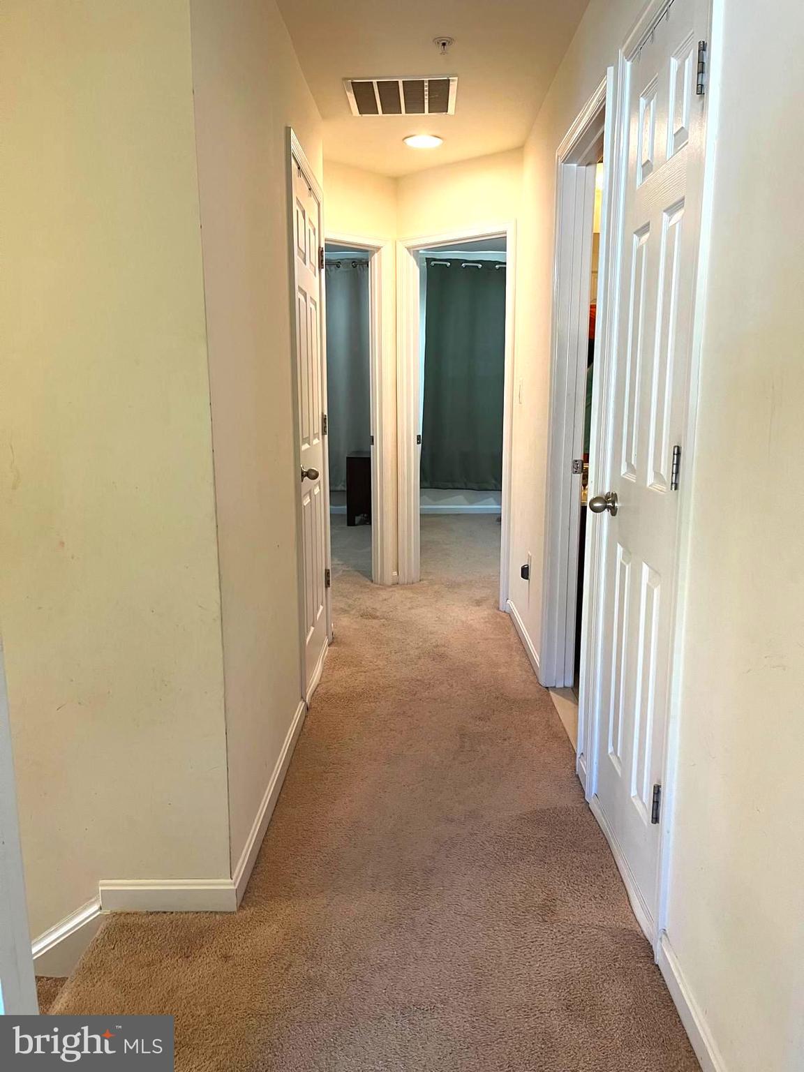 ROCKLAND AT ROGERS - Residential Lease