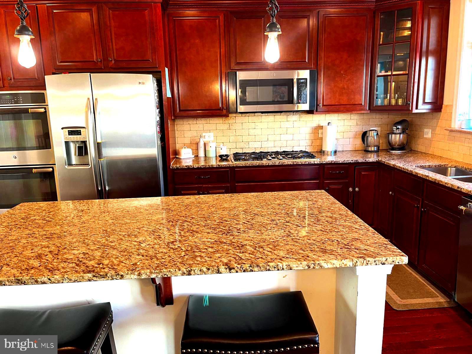 ROCKLAND AT ROGERS - Residential Lease