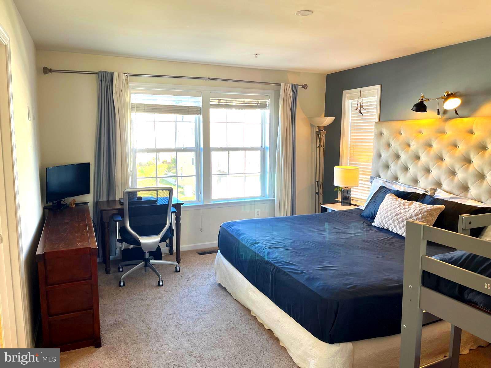 ROCKLAND AT ROGERS - Residential Lease