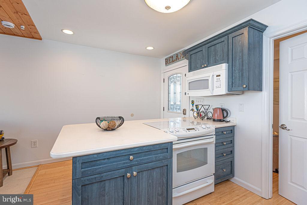 BAYSHORE ESTATES - Residential