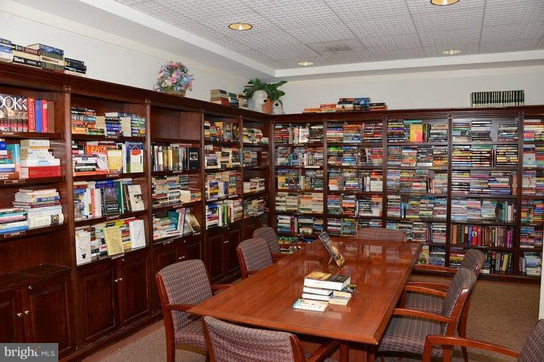 WATERGATE AT LANDMARK - Residential