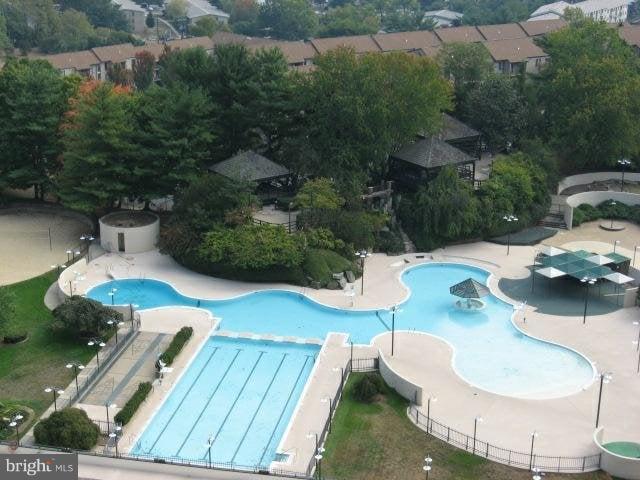 WATERGATE AT LANDMARK - Residential