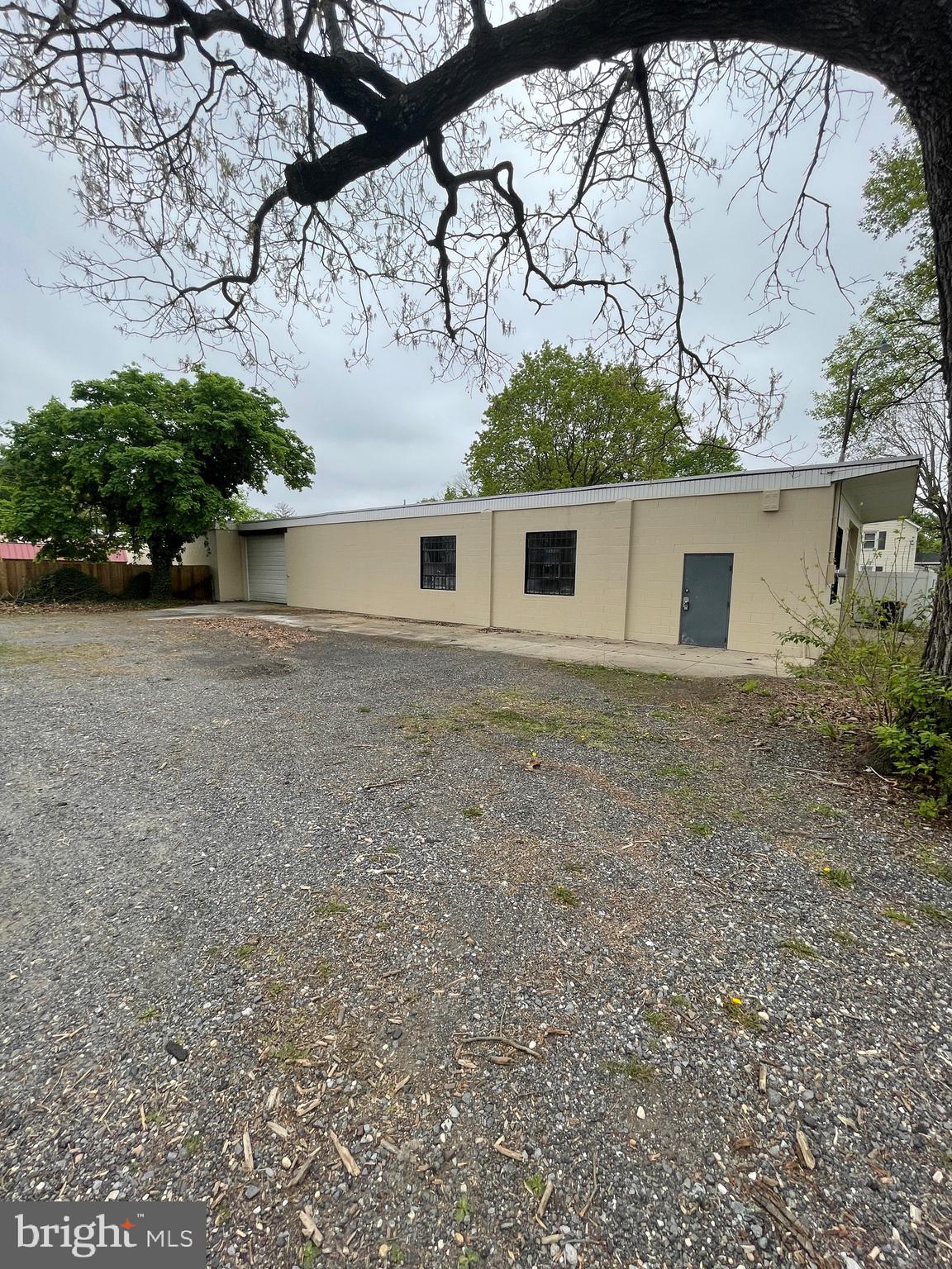 407 SOUTHWEST BOULEVARD