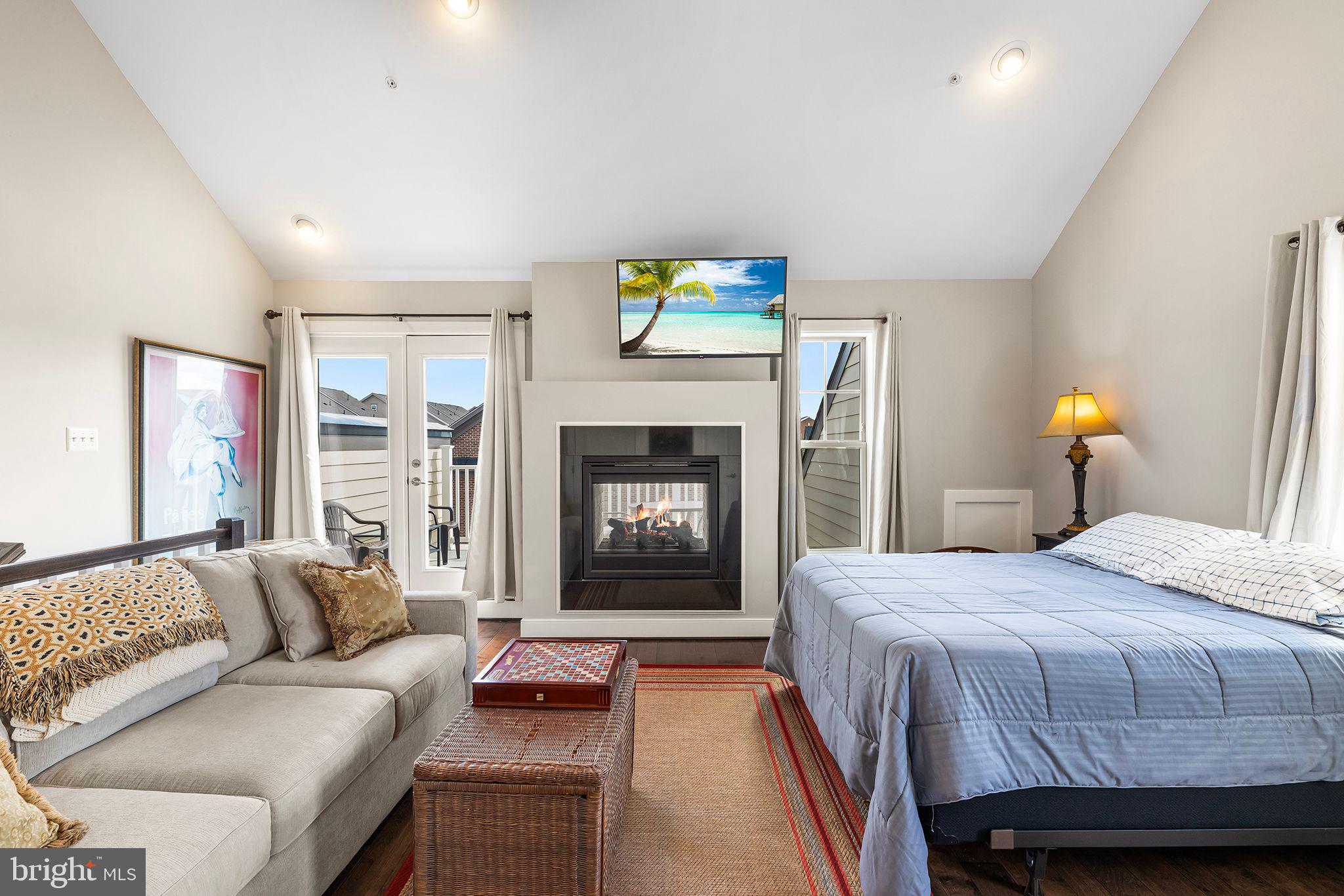 CROWN FARM - Residential