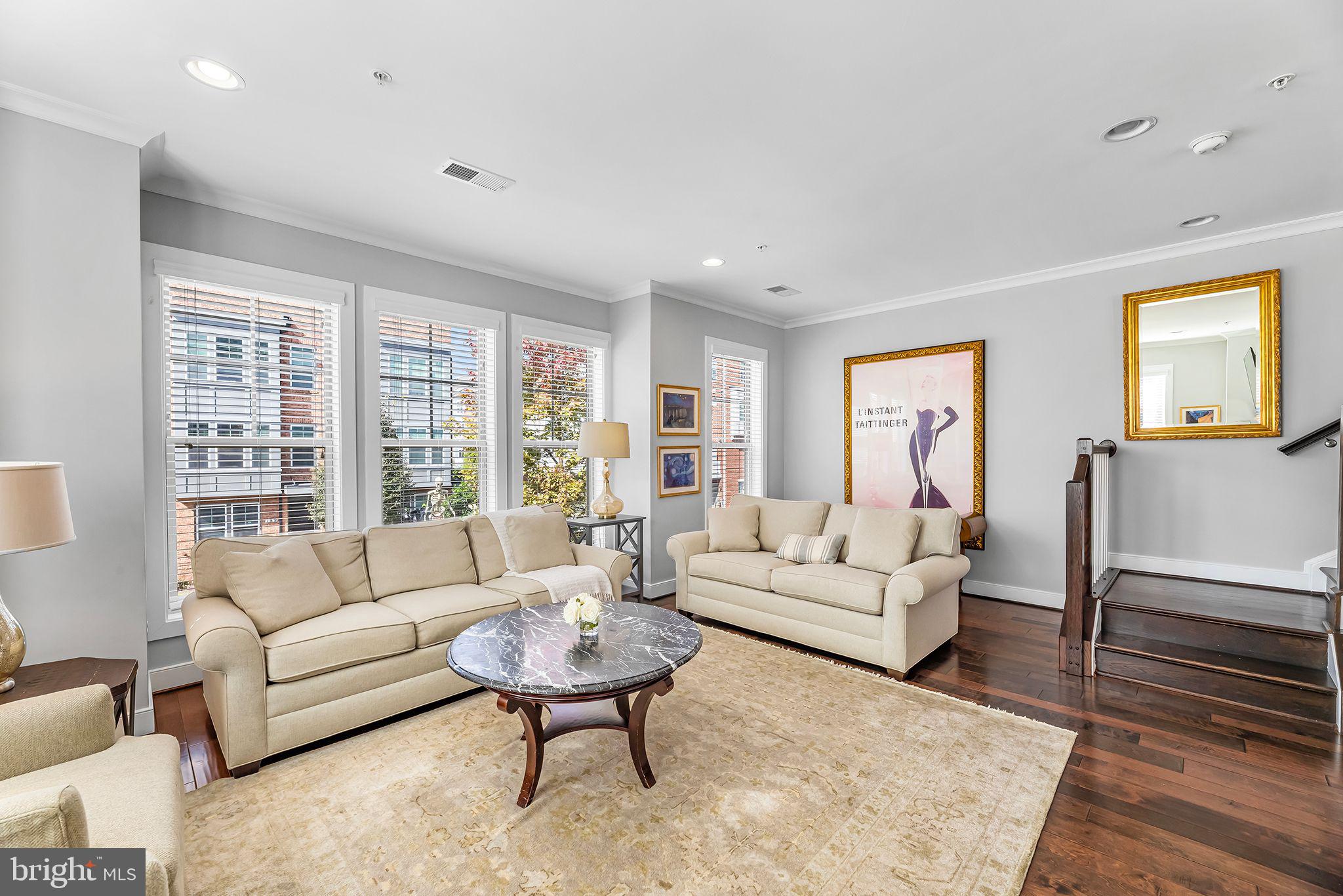 CROWN FARM - Residential