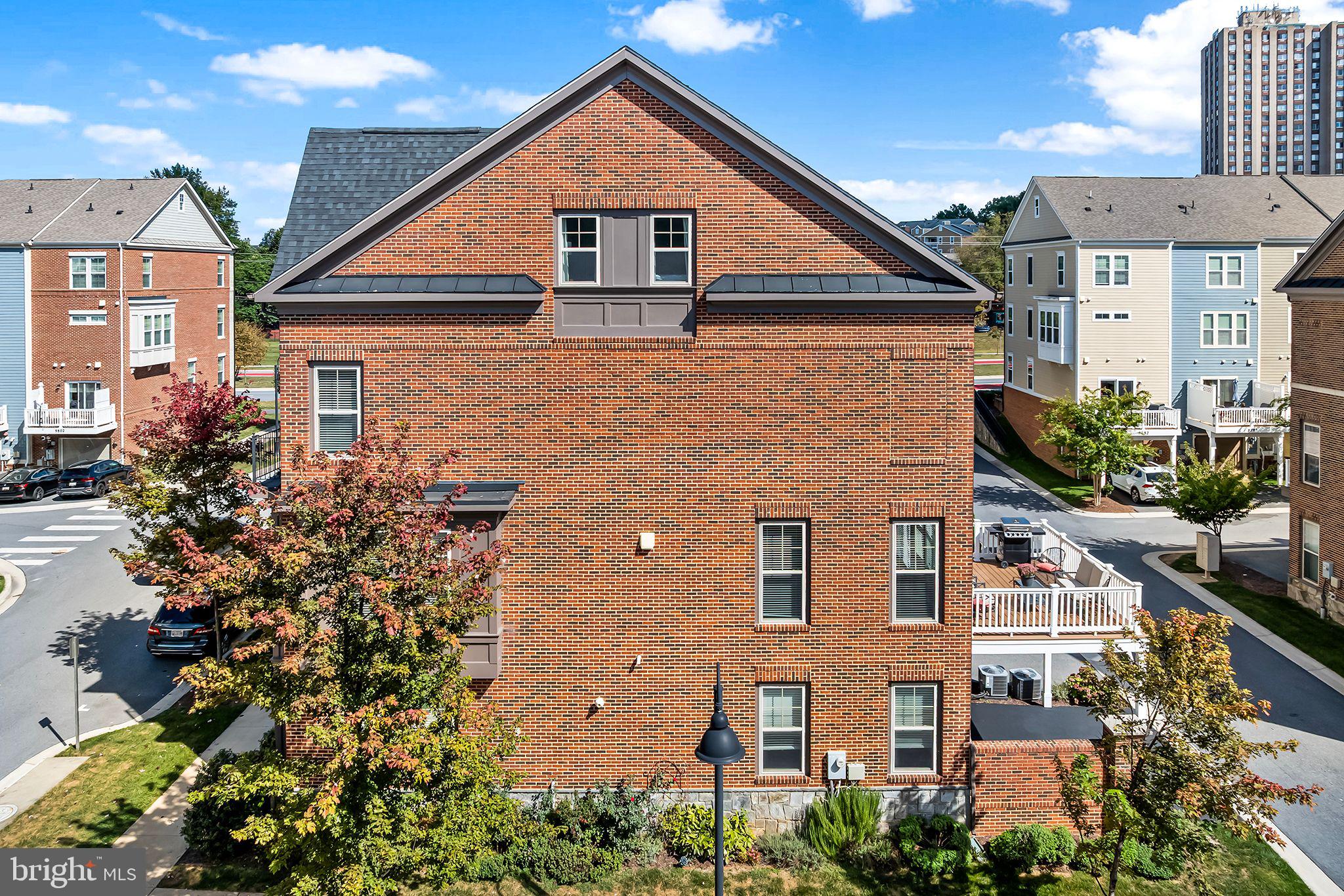 CROWN FARM - Residential