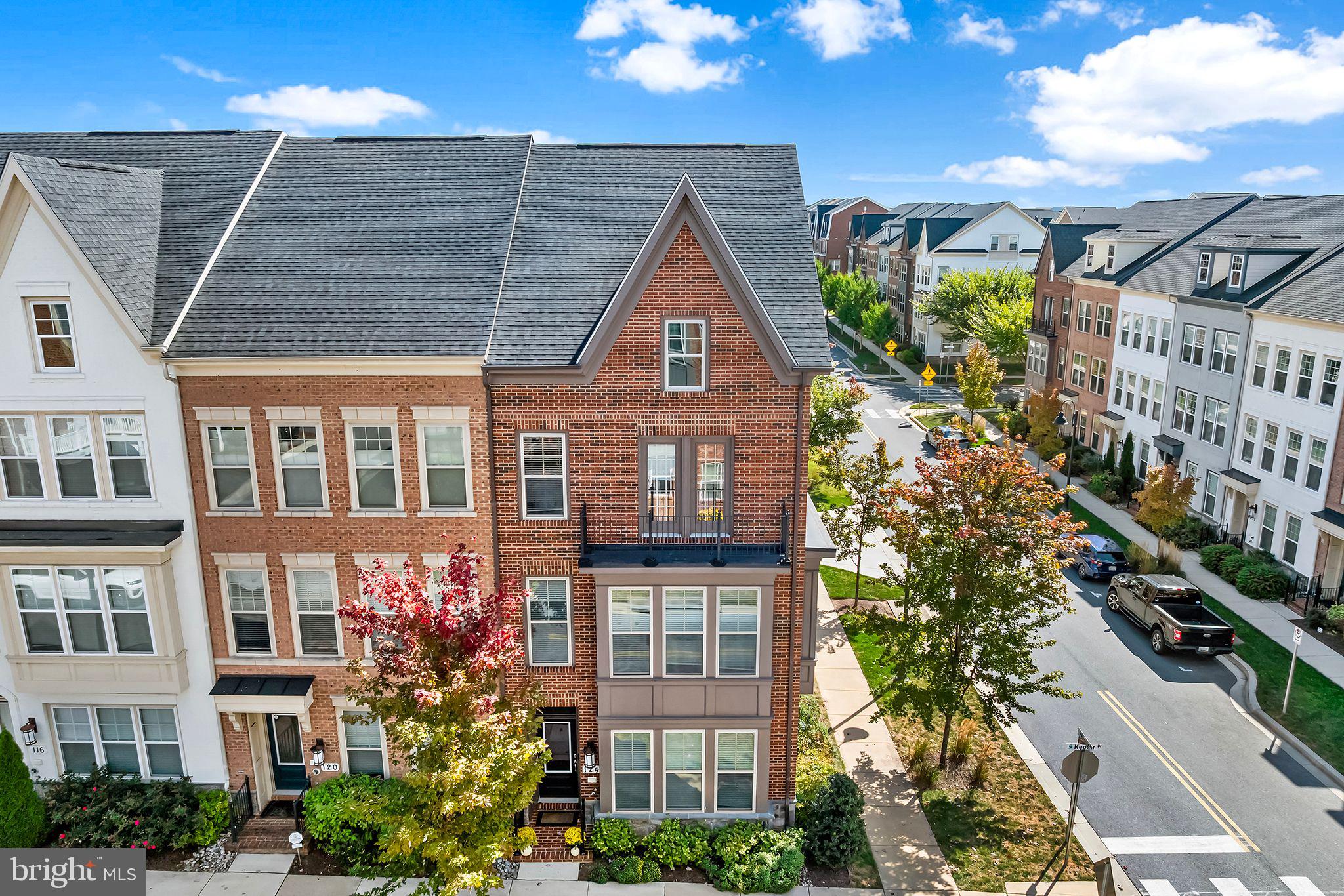 CROWN FARM - Residential