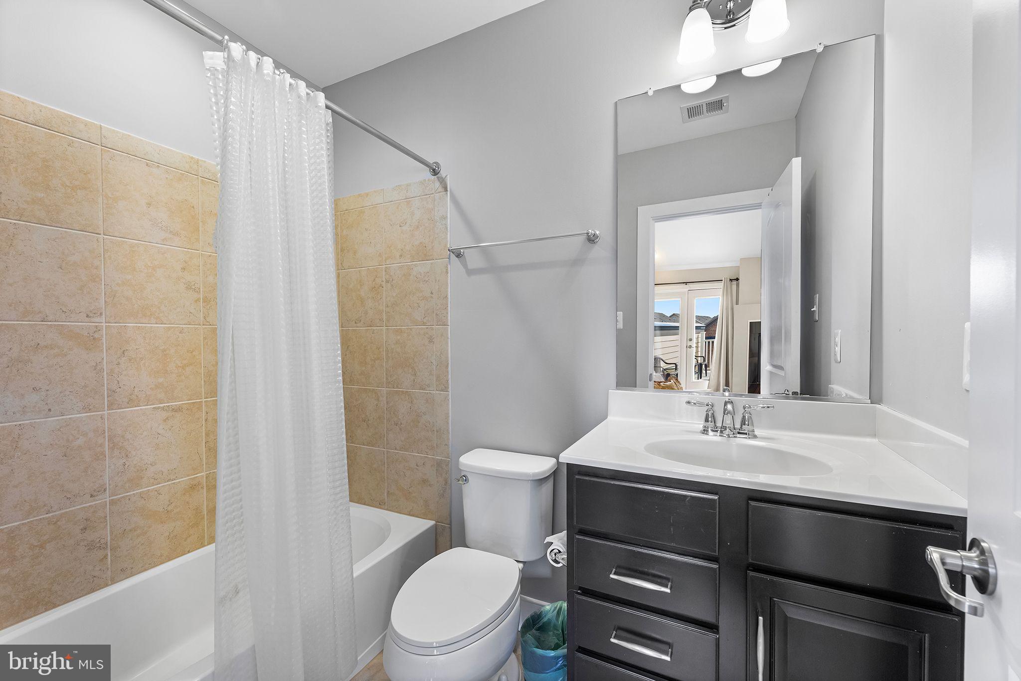 CROWN FARM - Residential