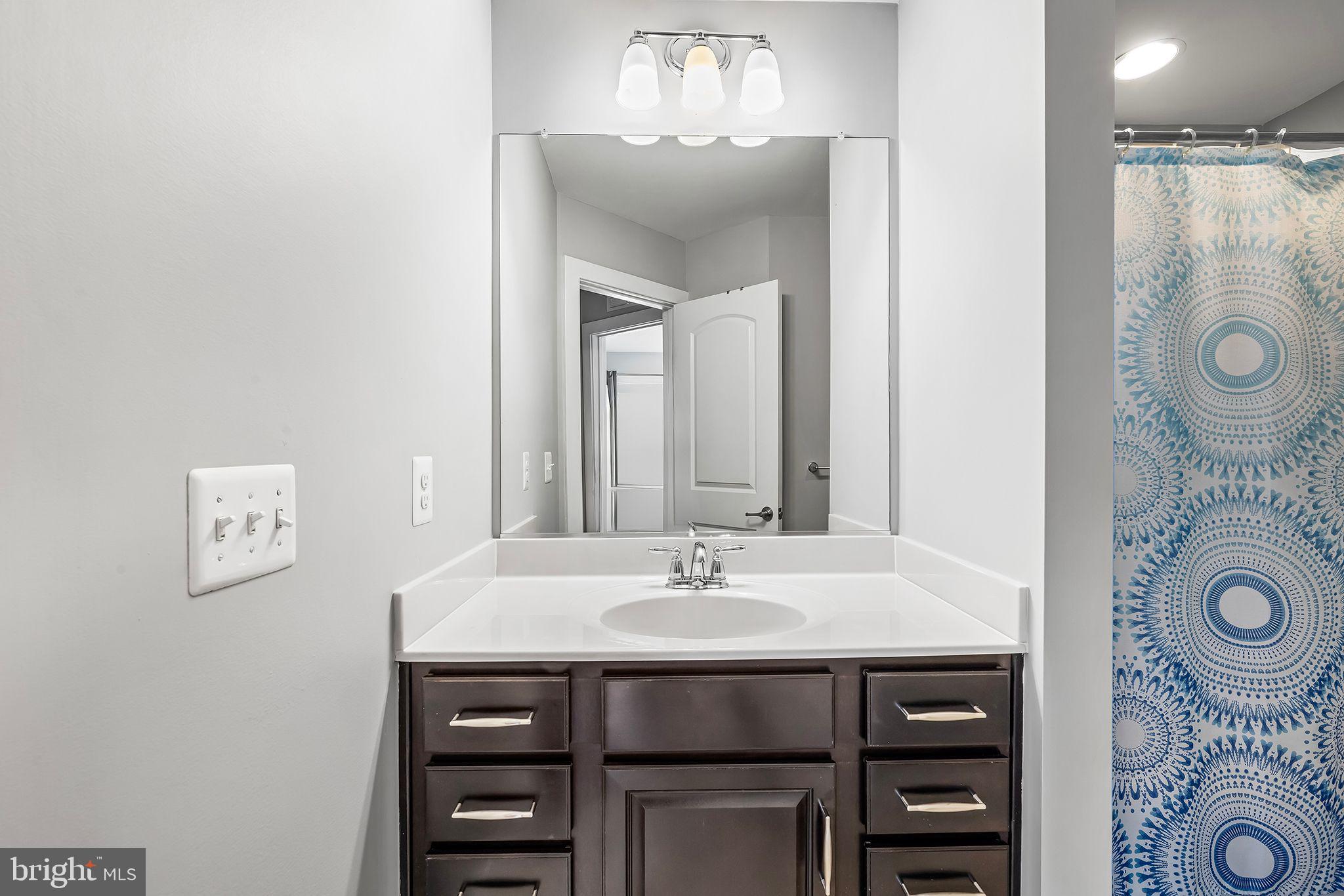 CROWN FARM - Residential