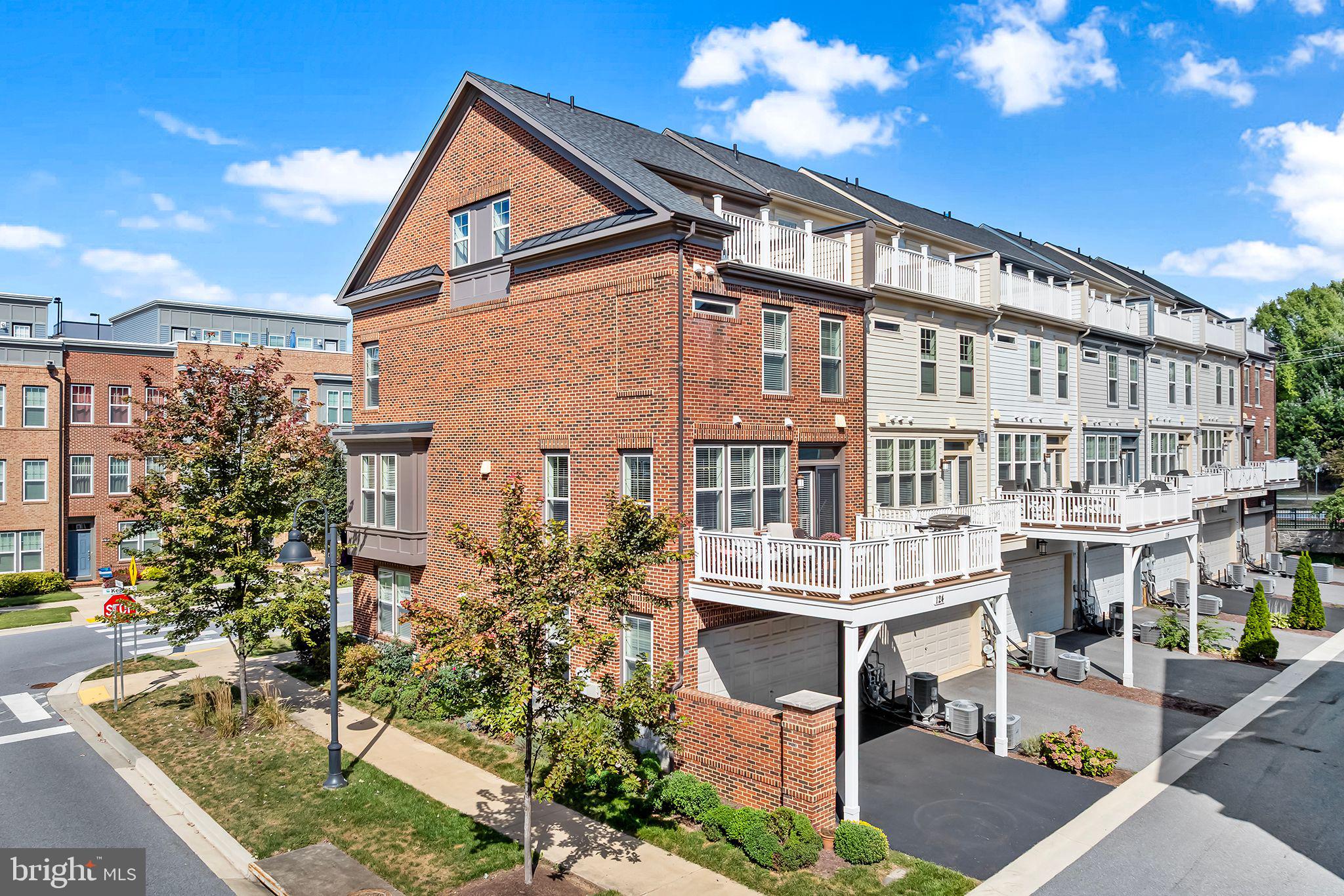 CROWN FARM - Residential