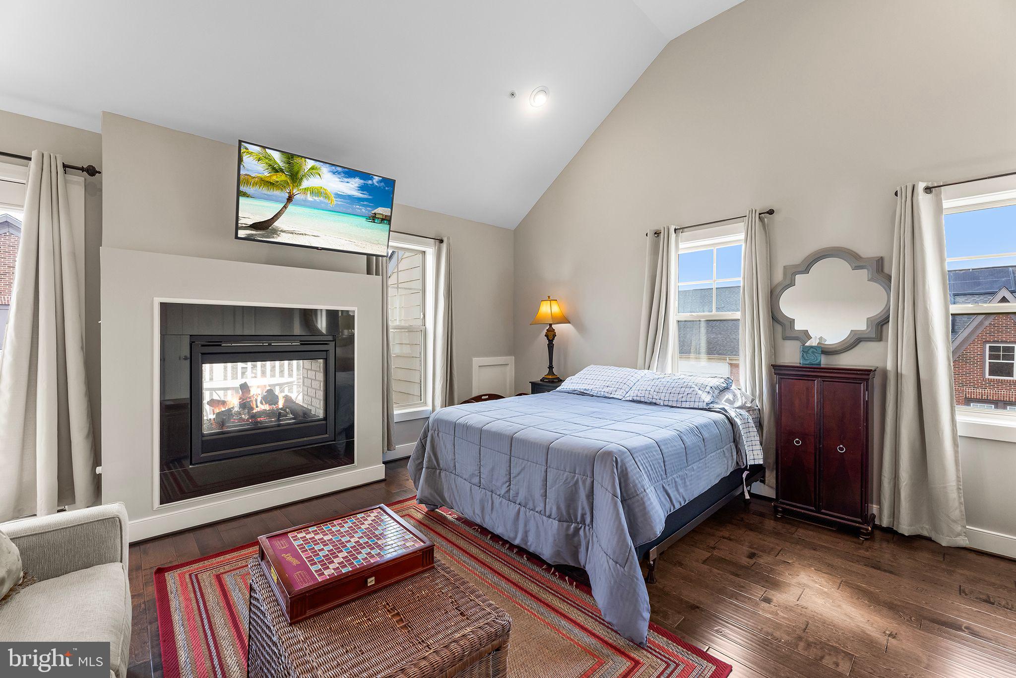 CROWN FARM - Residential