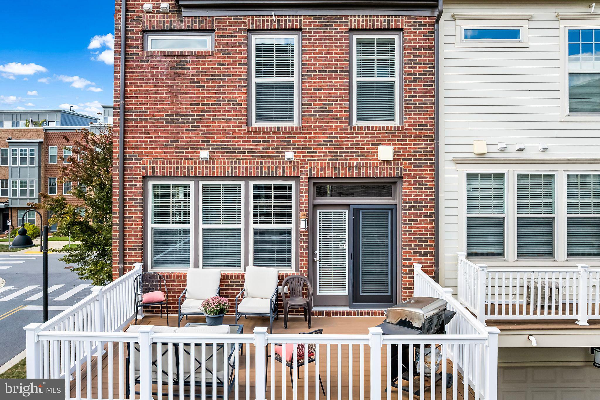 CROWN FARM - Residential