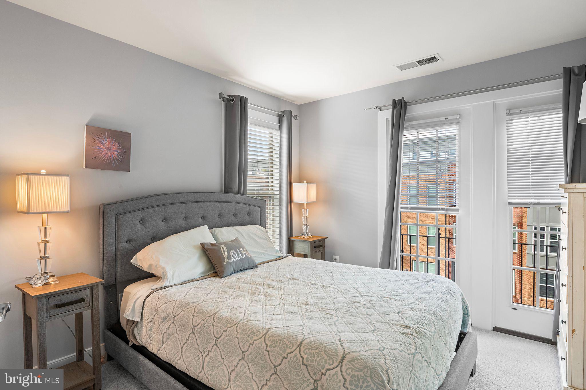 CROWN FARM - Residential