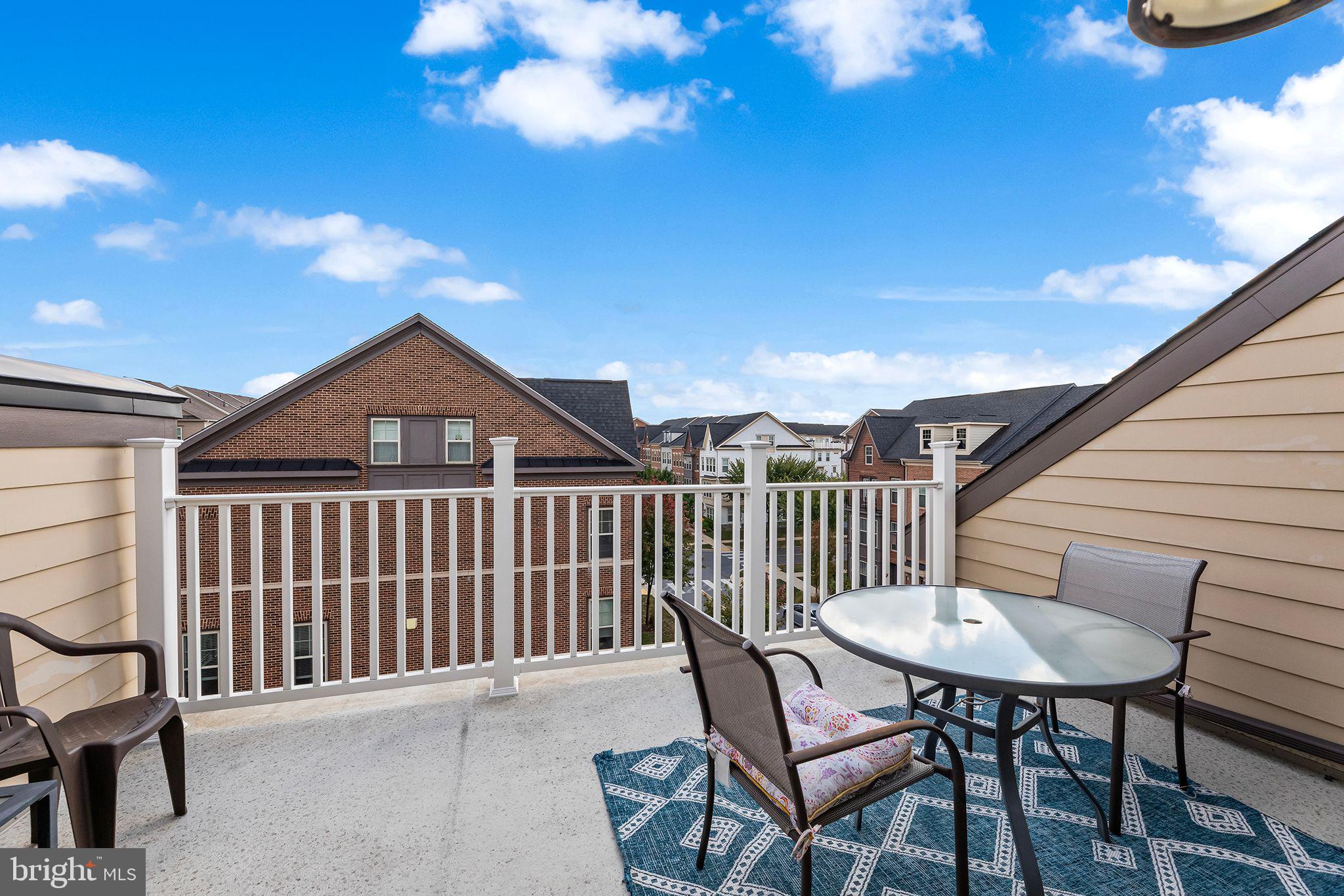 CROWN FARM - Residential