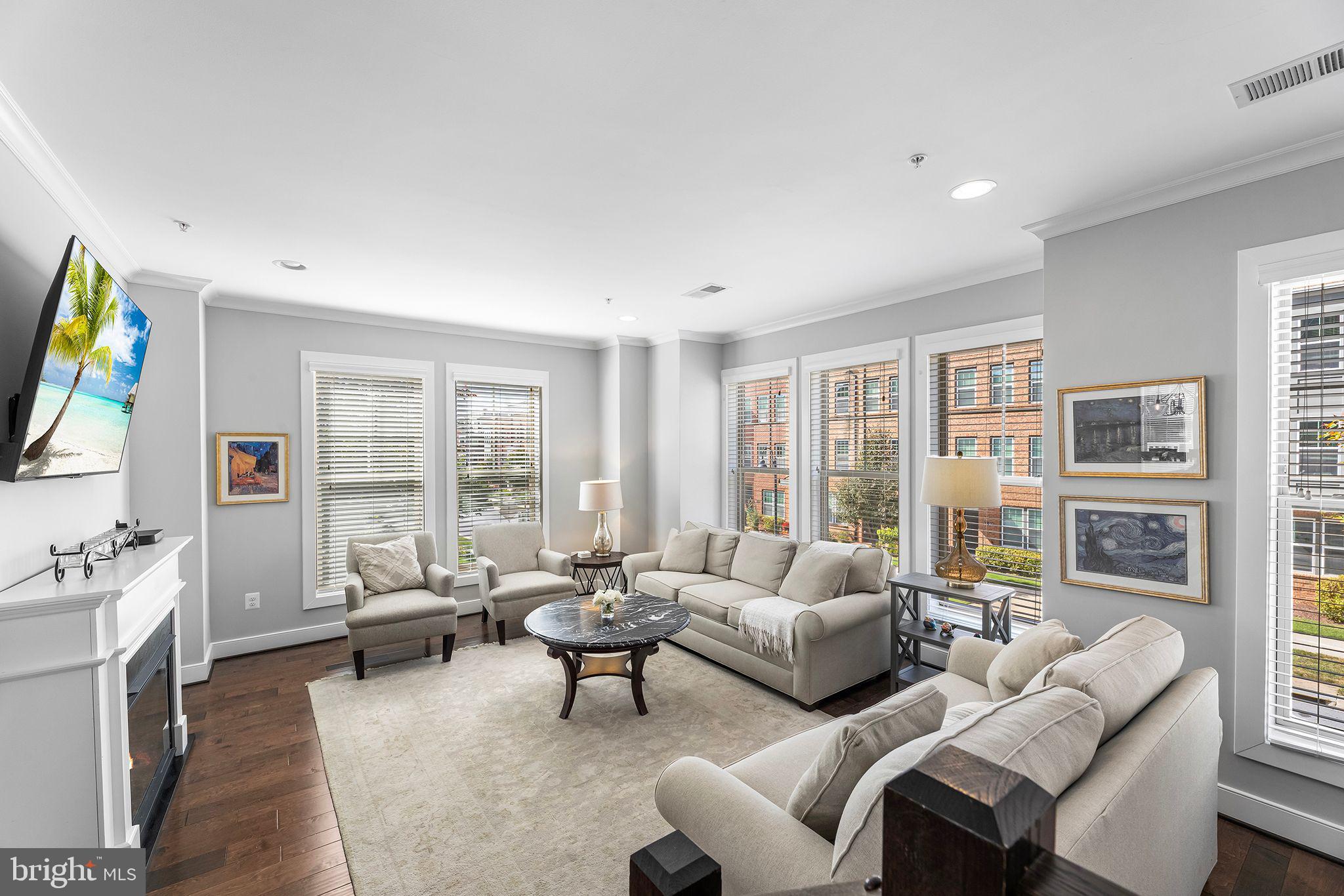 CROWN FARM - Residential